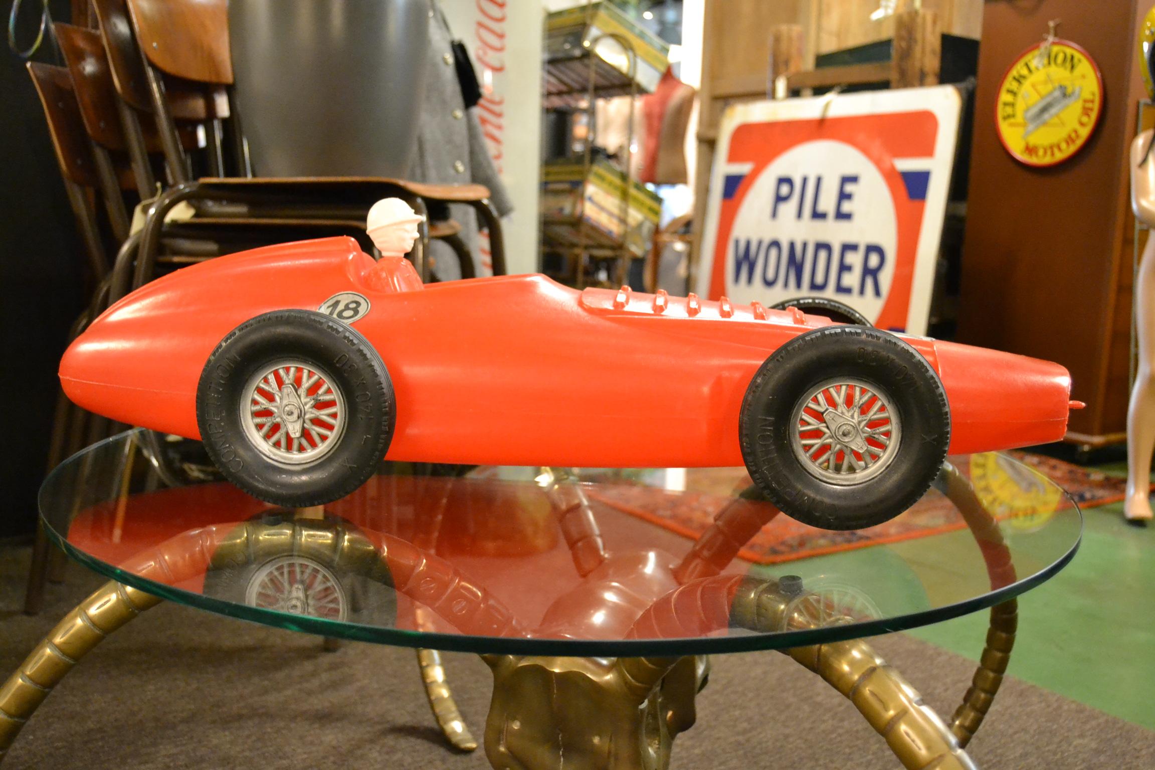 1960er Jahre Extra großes Rennauto Spielzeug mit Fahrer 7