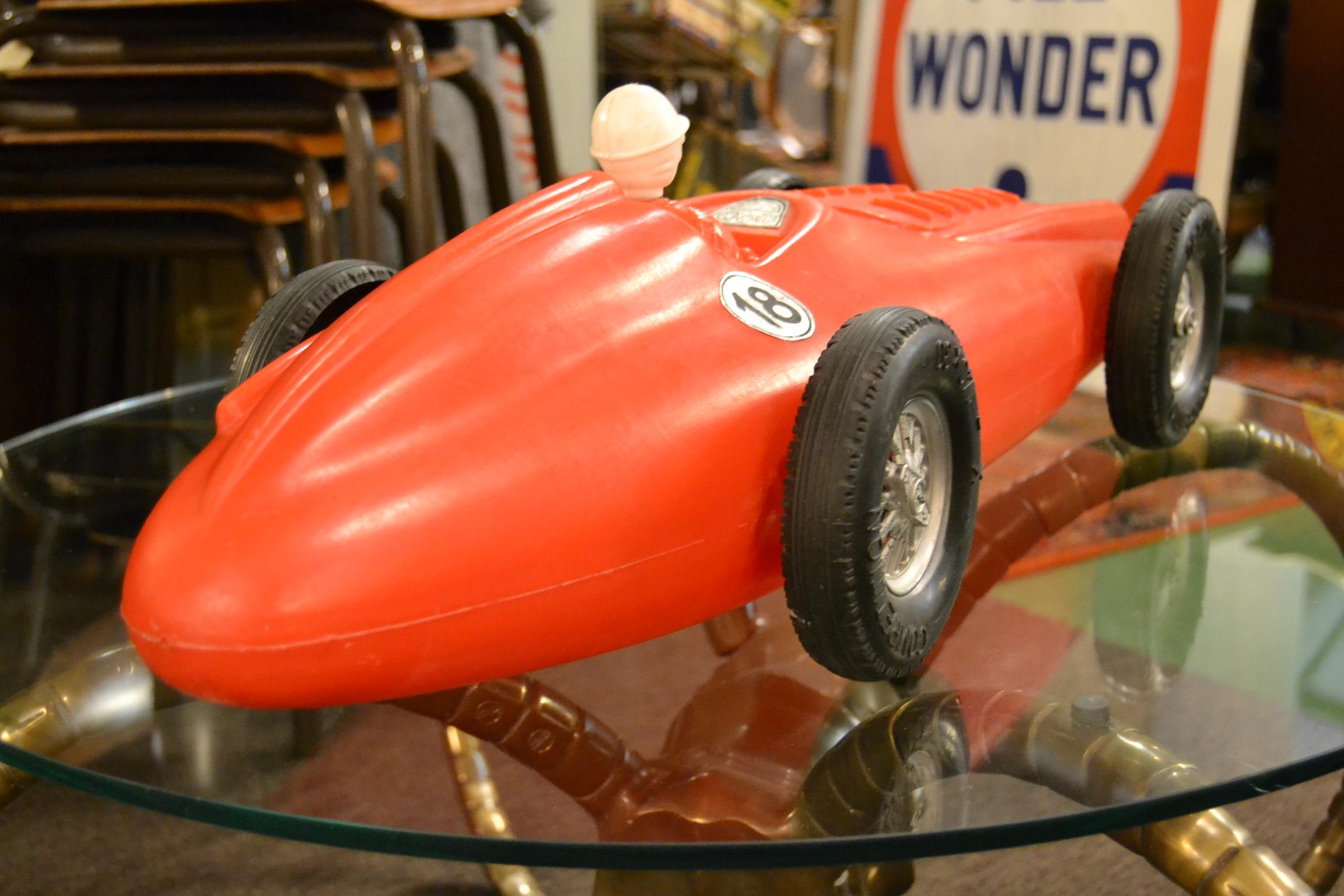 1960er Jahre Extra großes Rennauto Spielzeug mit Fahrer 8