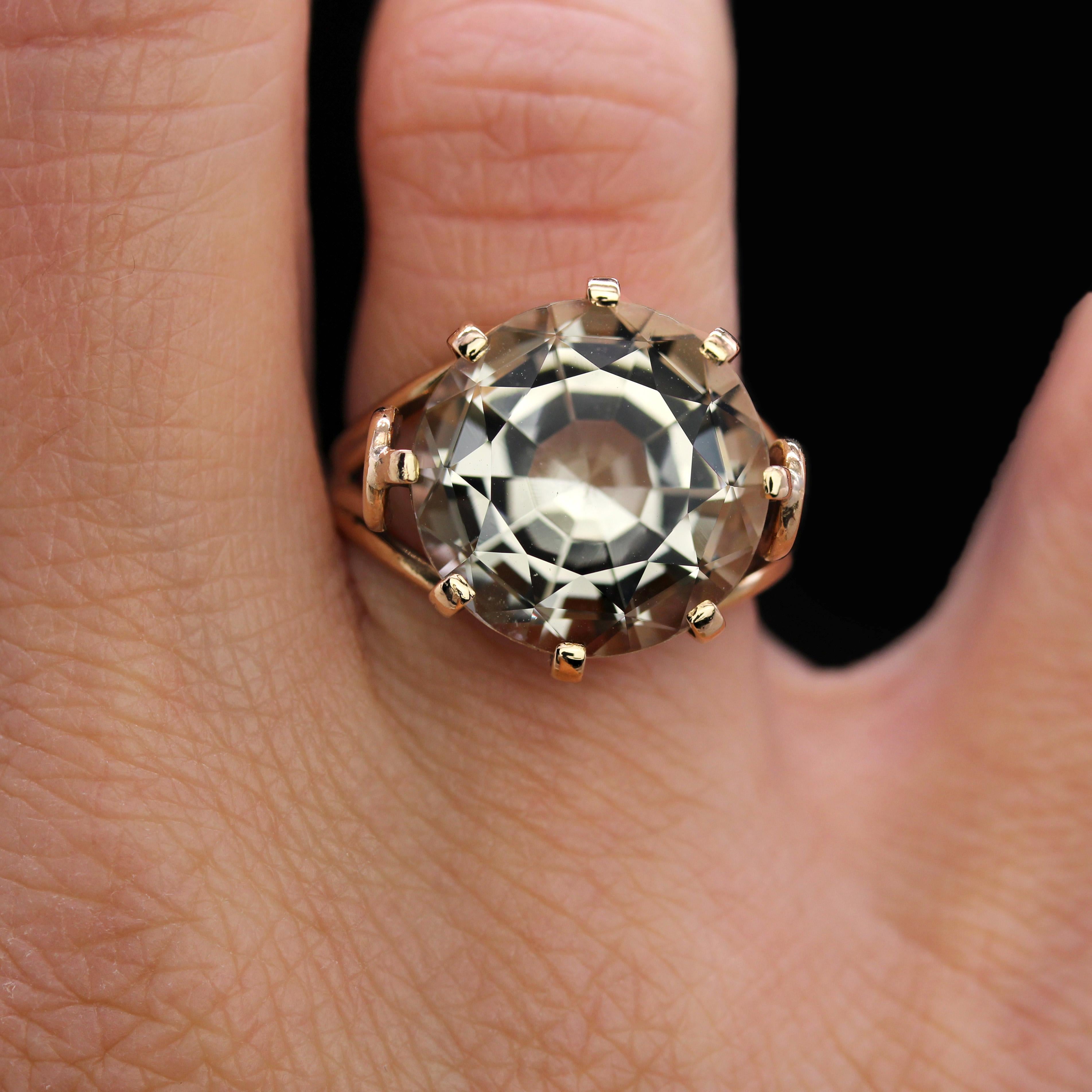 Béryl jaune des années 1960 Bague cocktail rétro en or jaune 18 carats Pour femmes en vente