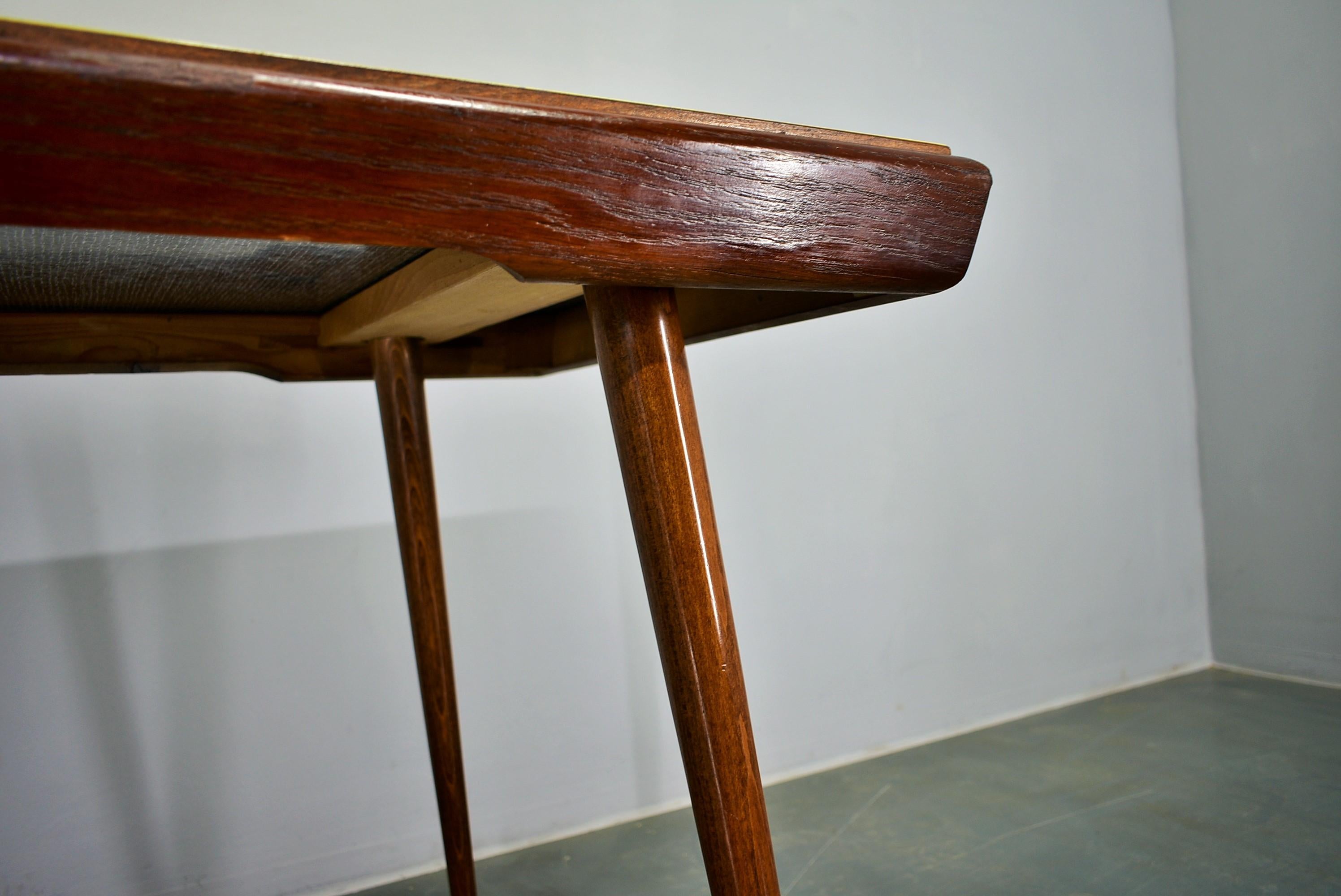 Table basse jaune des années 1960, Tchèque en vente 2