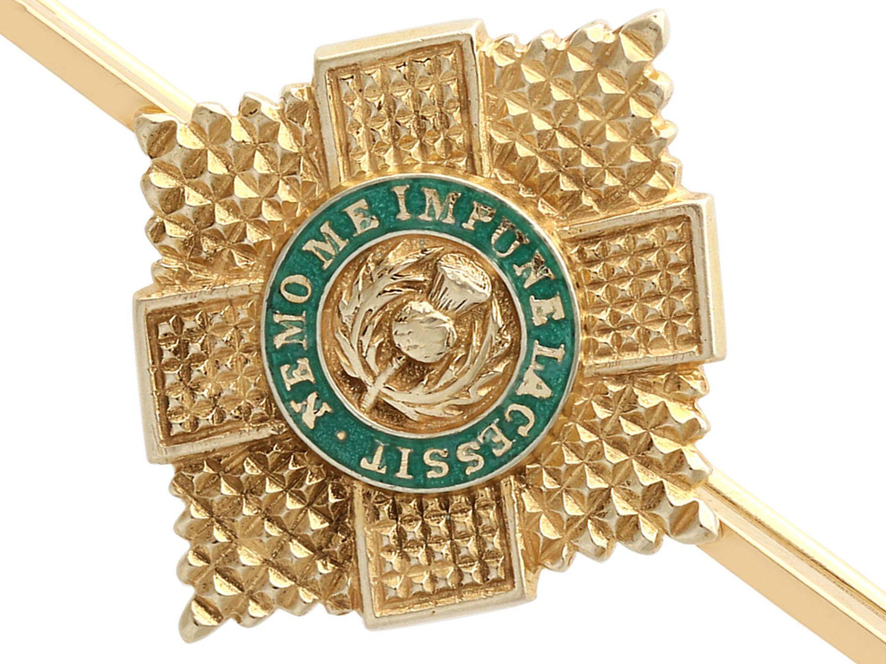 1960s Yellow Gold and Green Enamel Scots Guard Brooch In Excellent Condition In Jesmond, Newcastle Upon Tyne