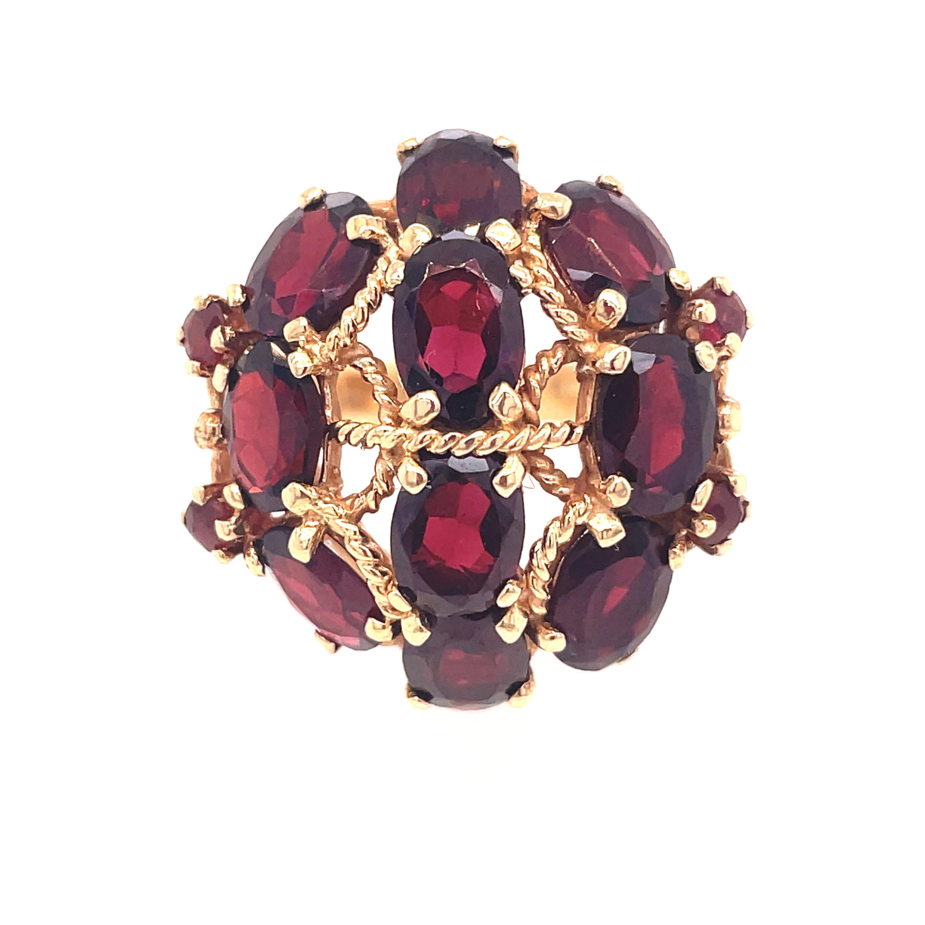 Oval Cut 1960s Yellow Gold Garnet Cluster Ring For Sale