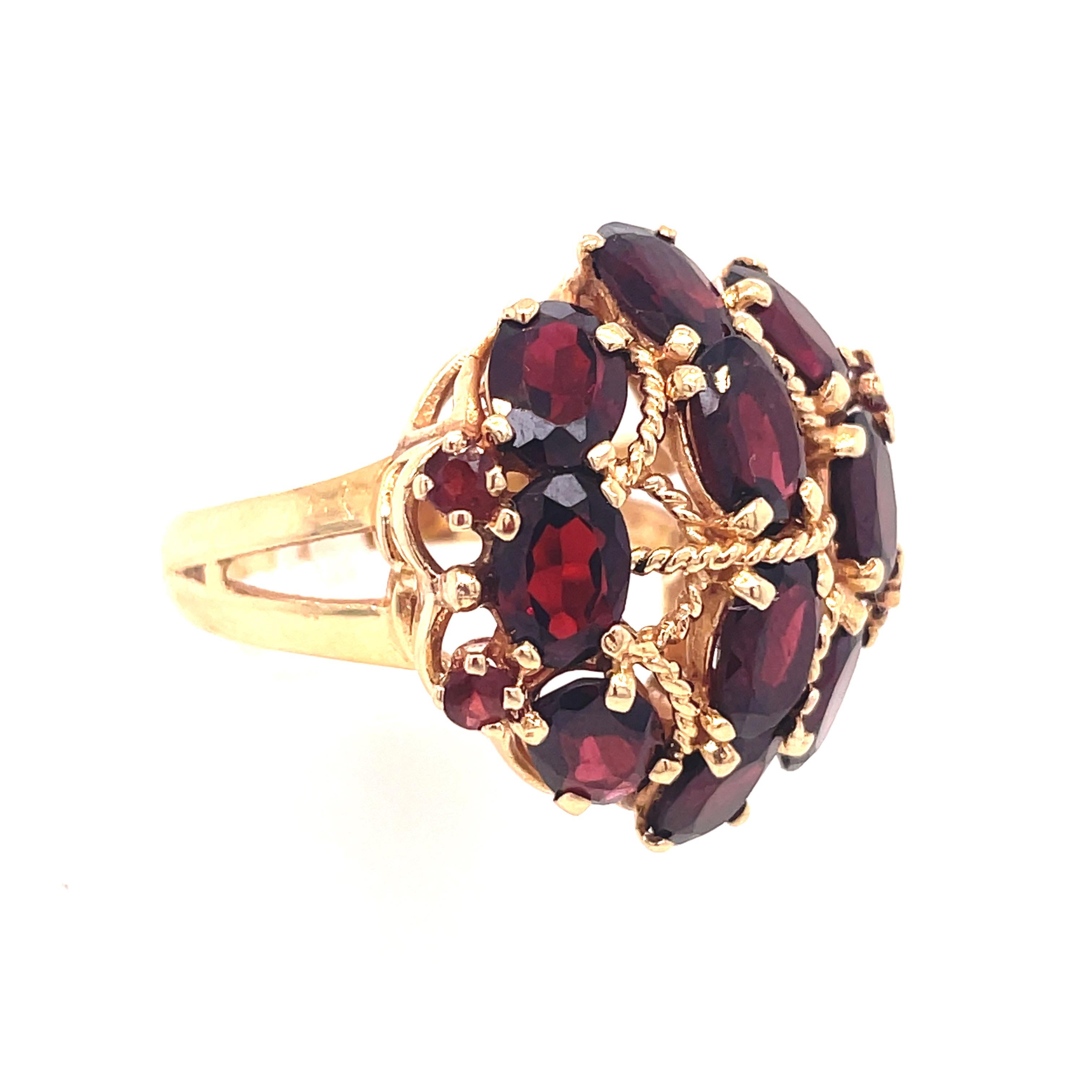 1960s Yellow Gold Garnet Cluster Ring In Excellent Condition For Sale In Lexington, KY