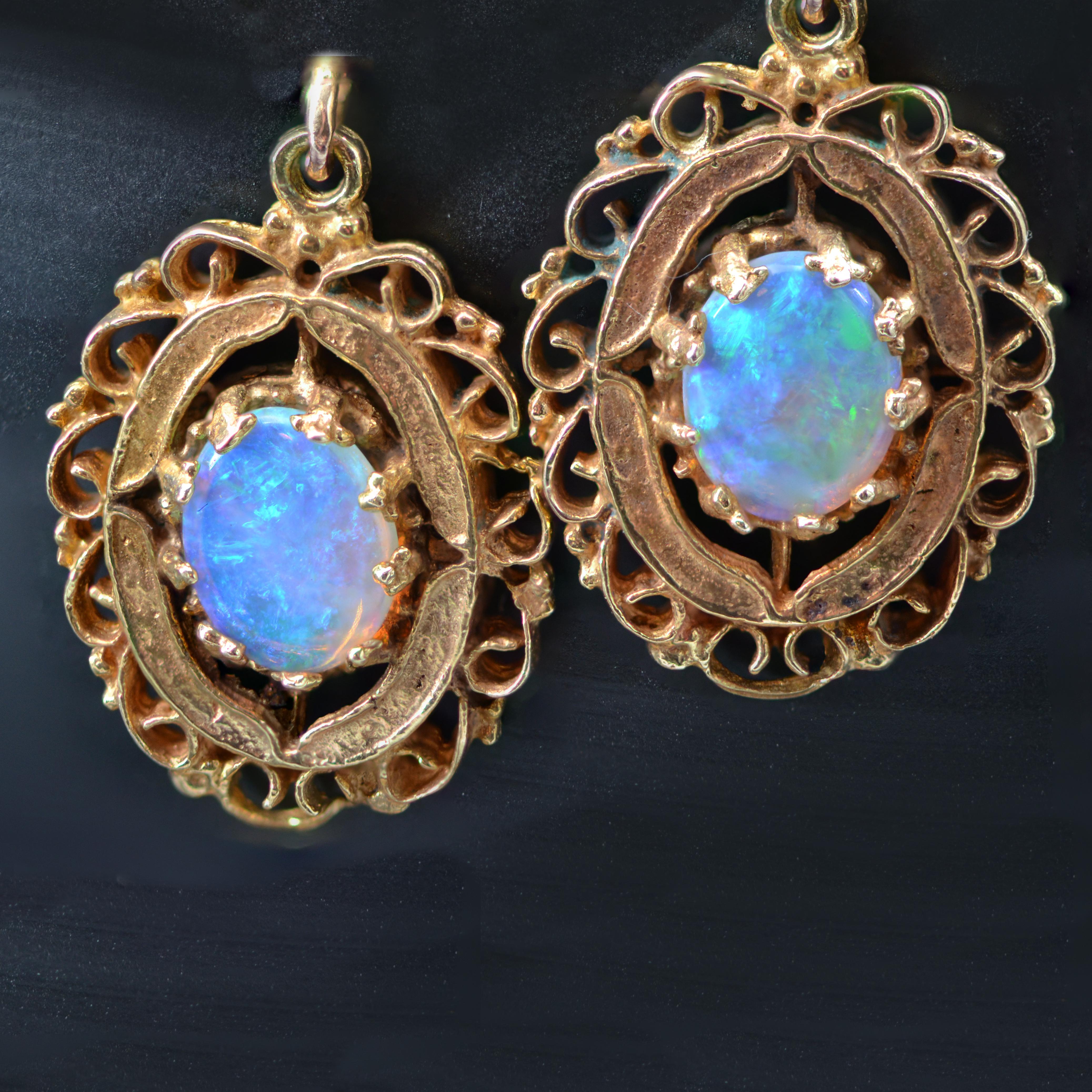 Cabochon 1960s Yellow Gold Opal Dangling Earrings