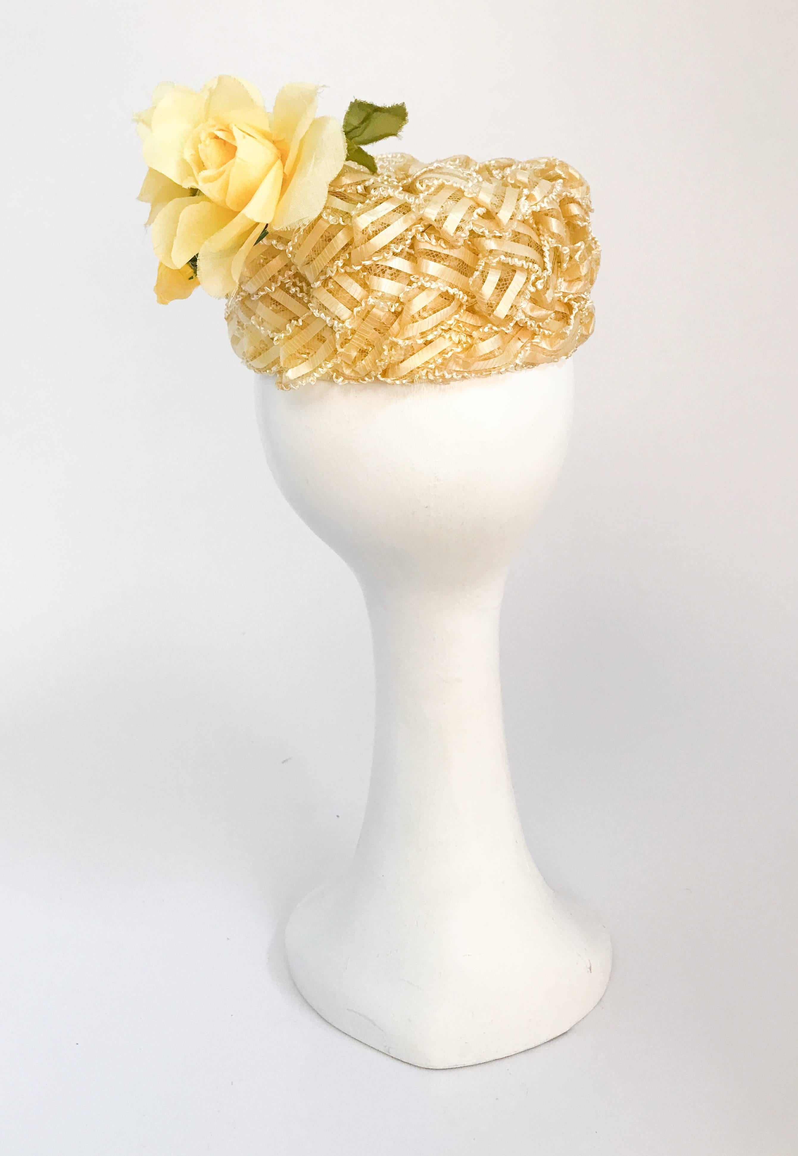 Yellow Raffia and Straw Ribbon Pillbox hat with Silk Flowers, 1960s  In Good Condition In San Francisco, CA