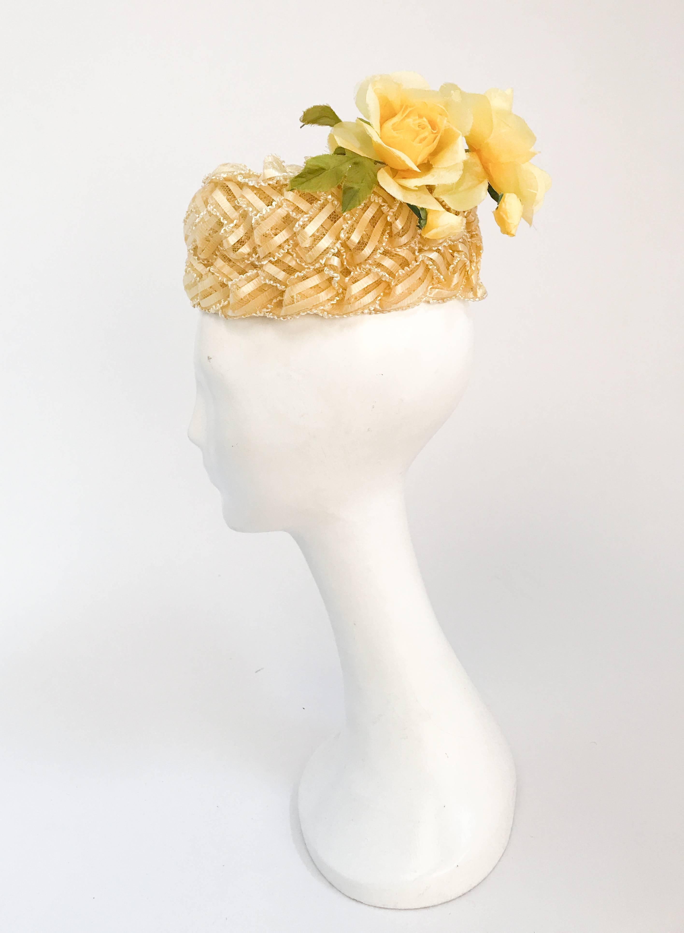 Women's Yellow Raffia and Straw Ribbon Pillbox hat with Silk Flowers, 1960s 