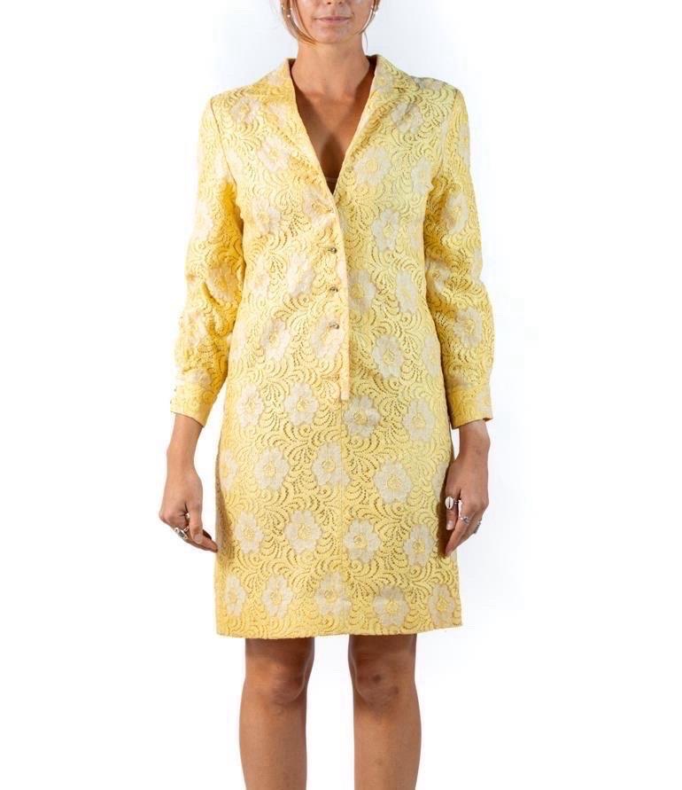 1960S Yellow & White Cotton Lace Shirt Dress In Excellent Condition For Sale In New York, NY