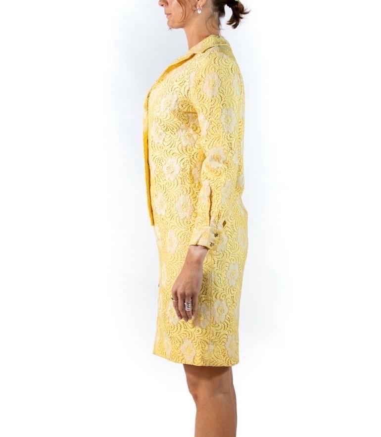 1960S Yellow & White Cotton Lace Shirt Dress In Excellent Condition For Sale In New York, NY