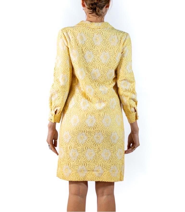 1960S Yellow & White Cotton Lace Shirt Dress For Sale 5