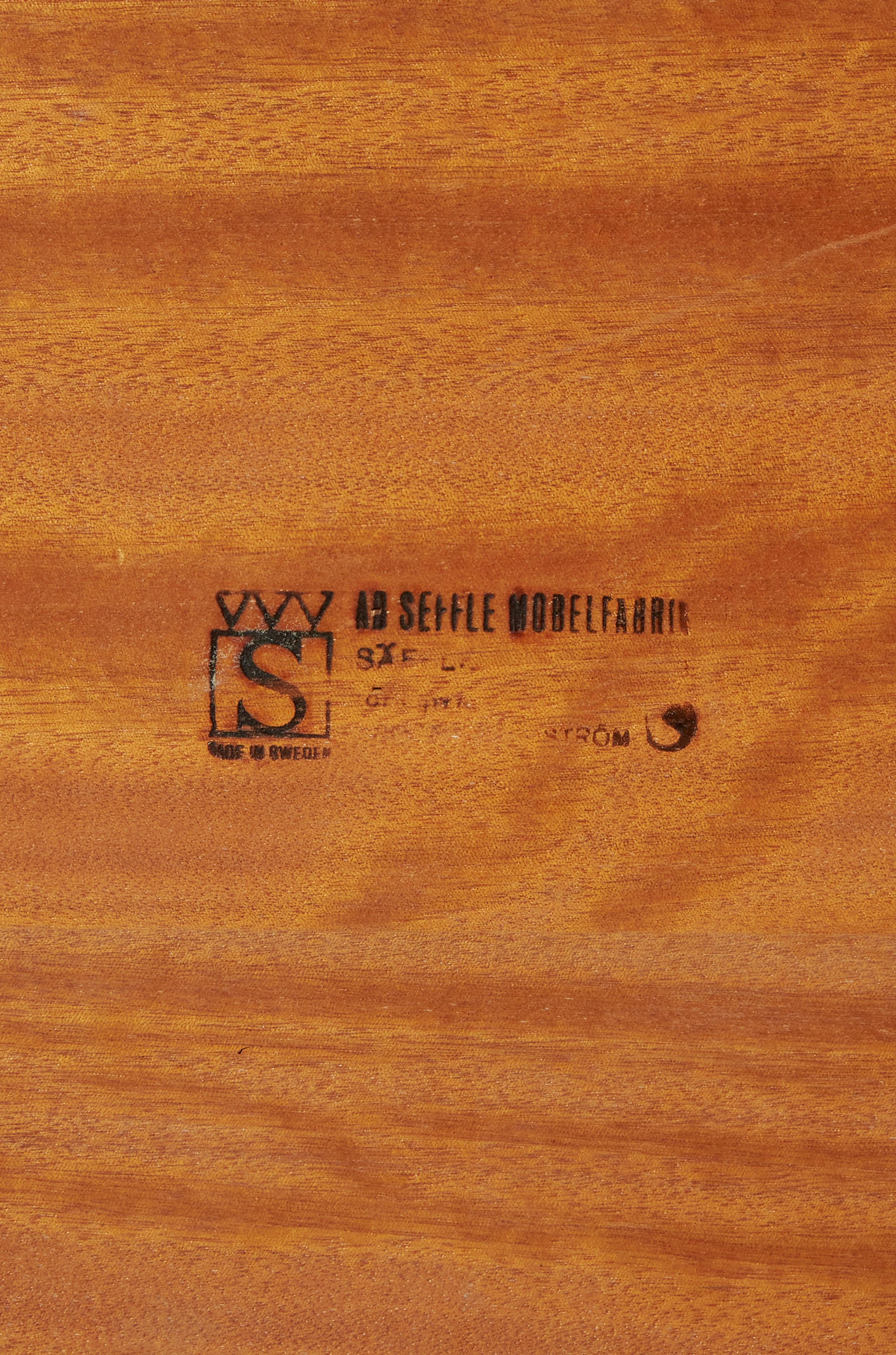 1960s Yngvar Sandström Rosewood Side Table In Good Condition For Sale In Madrid, ES