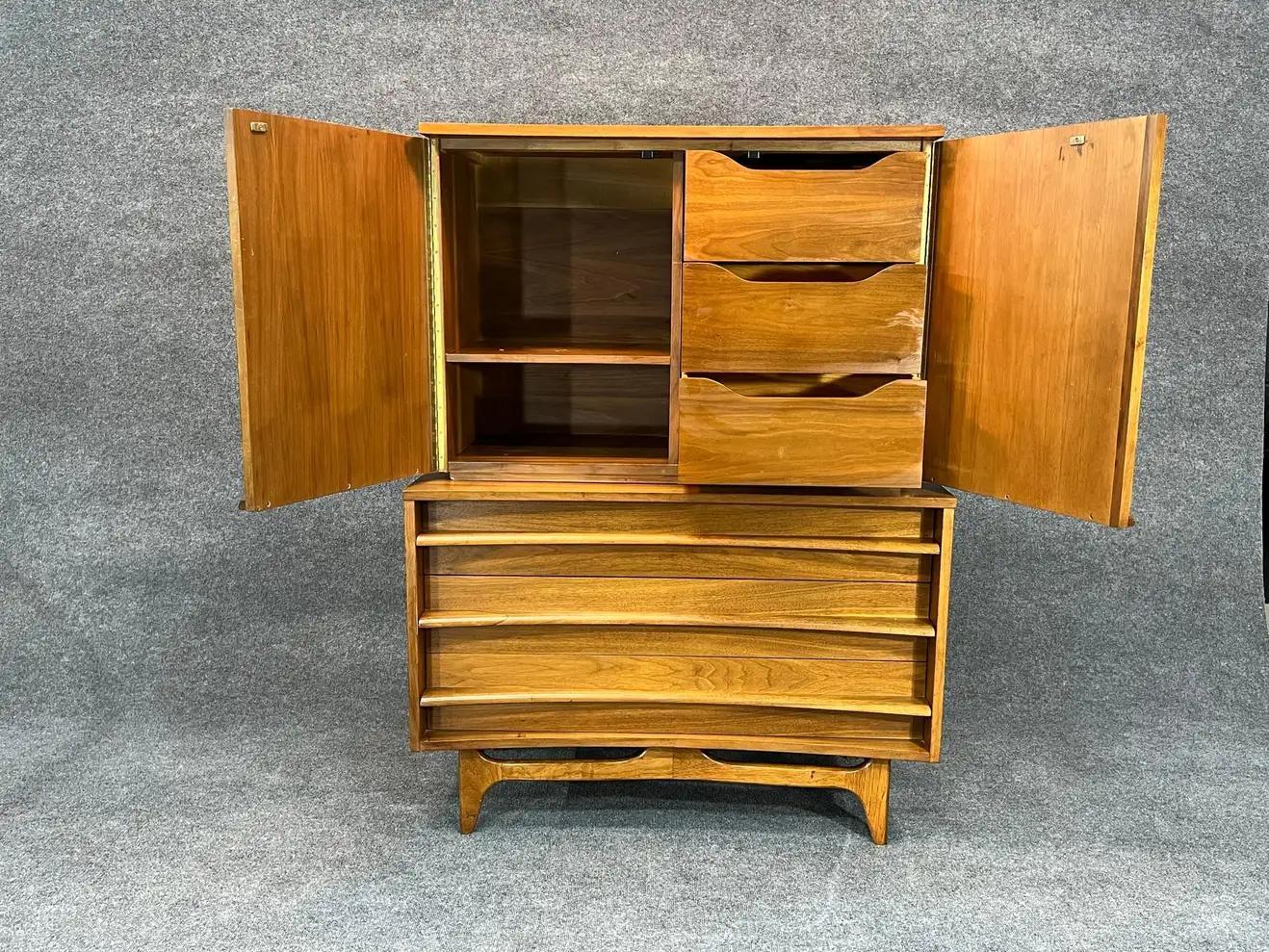 American 1960s Young Manufacturing Curved Front Walnut Chest of Drawers / Credenza
