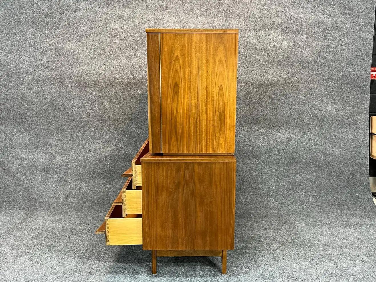 1960s Young Manufacturing Curved Front Walnut Chest of Drawers / Credenza 1