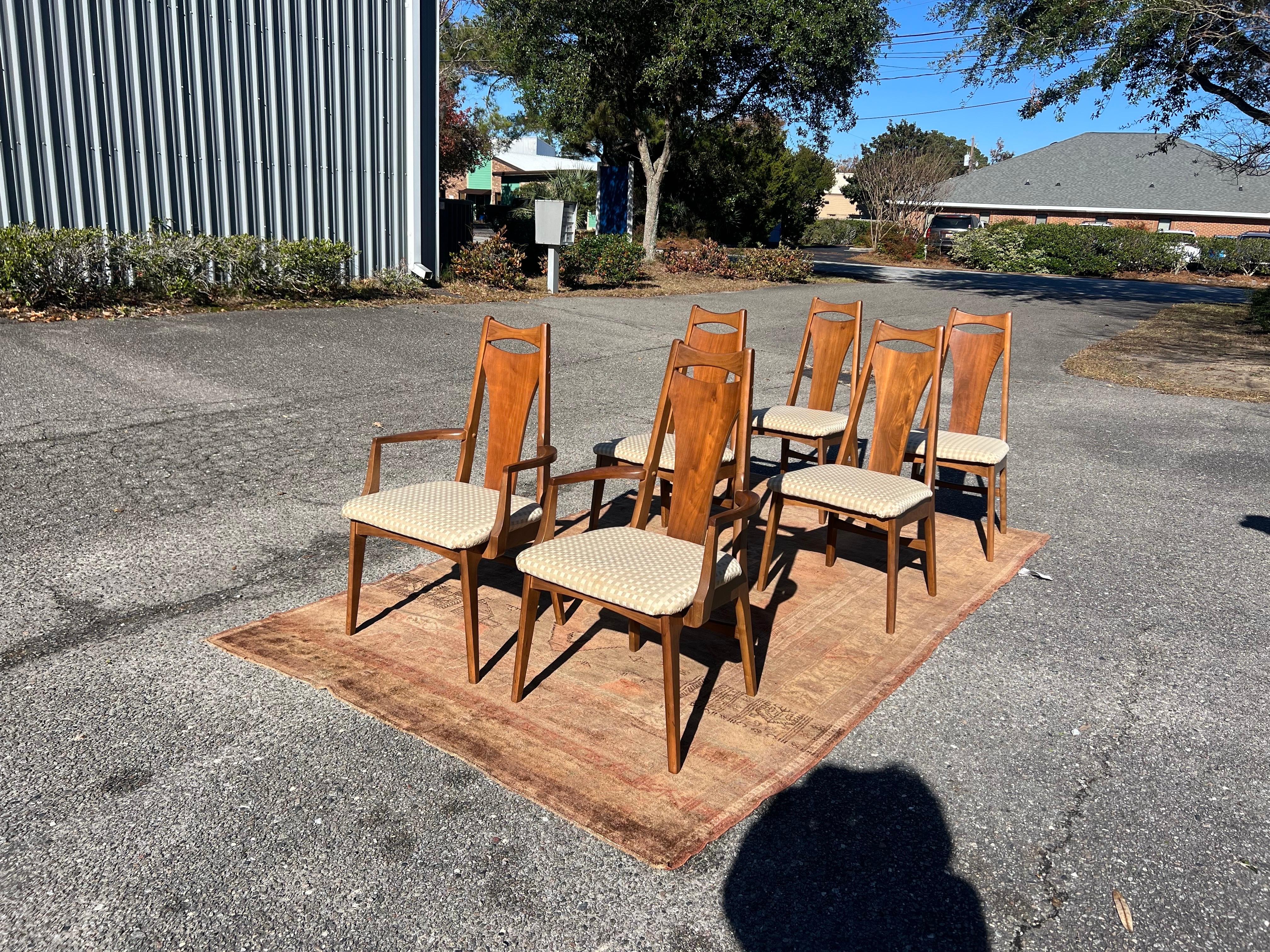 20ième siècle 1960 Young Manufacturing Mid Century Walnut Dining Chairs - Set of 6 en vente
