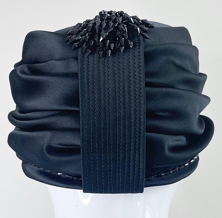 1960s Yves Saint Laurent YSL Satin de soie noir perlé Chapeau Turban  Vintage 60s En vente sur 1stDibs