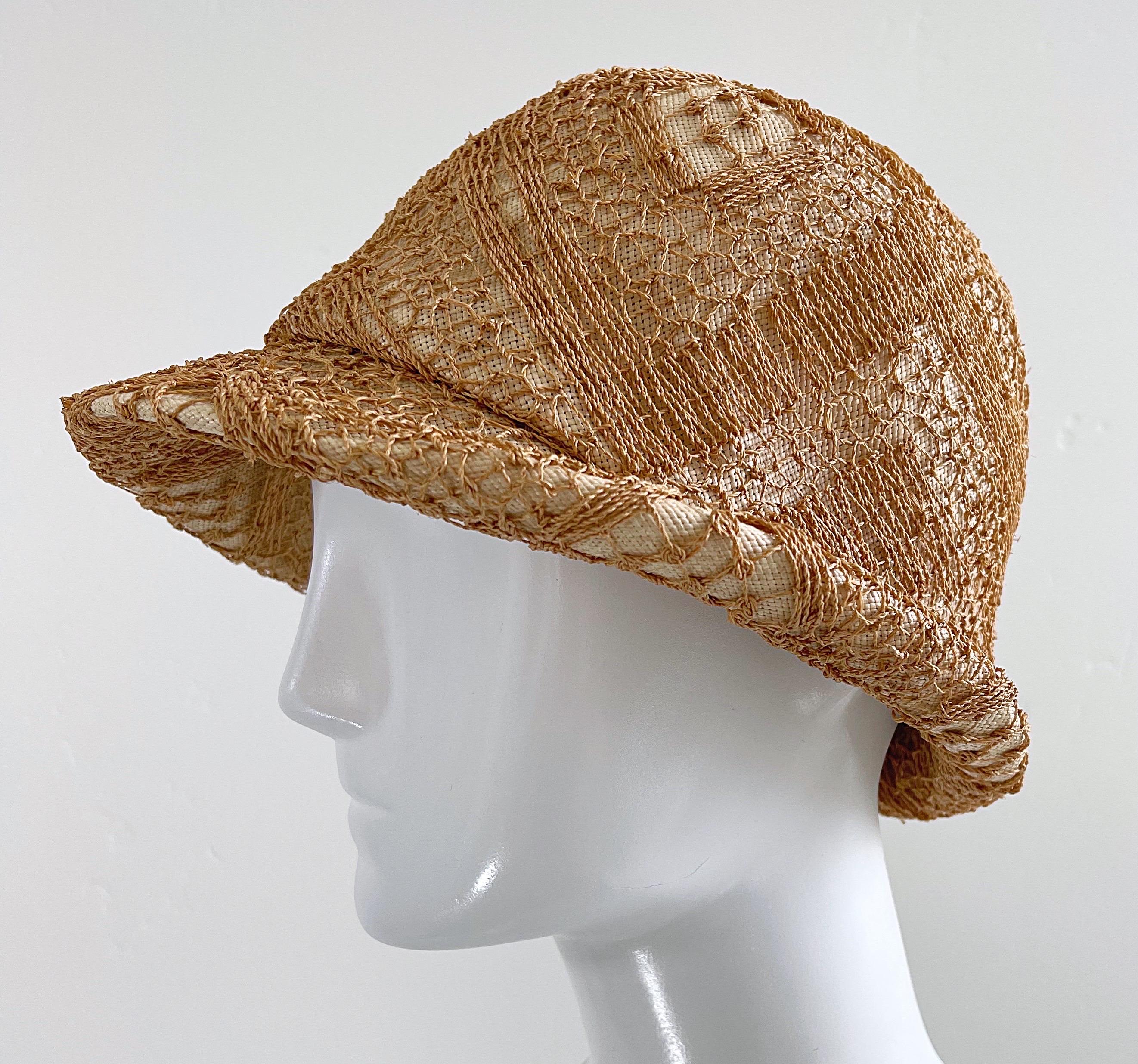 1960er Jahre Yves Saint Laurent YSL Hellbraun gewebter Raffia Vintage 60er Jahre Stroh Cloche Hut  im Angebot 3