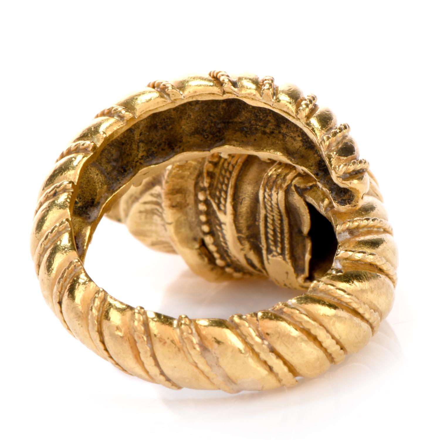 1960s Zolotas Greek 22 Karat Lion Head Gold Ring In Excellent Condition In Miami, FL