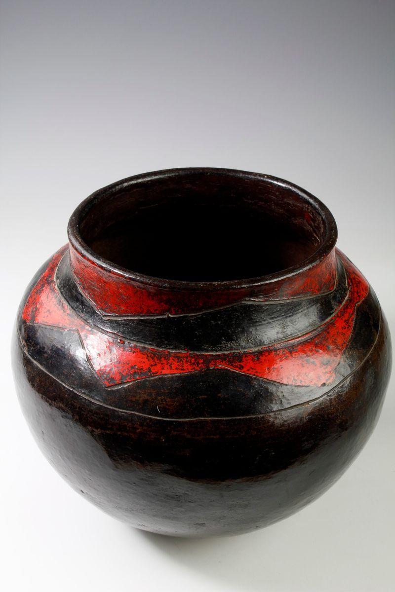 South African 1960's Zulu Fired Earth Storage Pot, South Africa (Ex Romy Rey Collection)