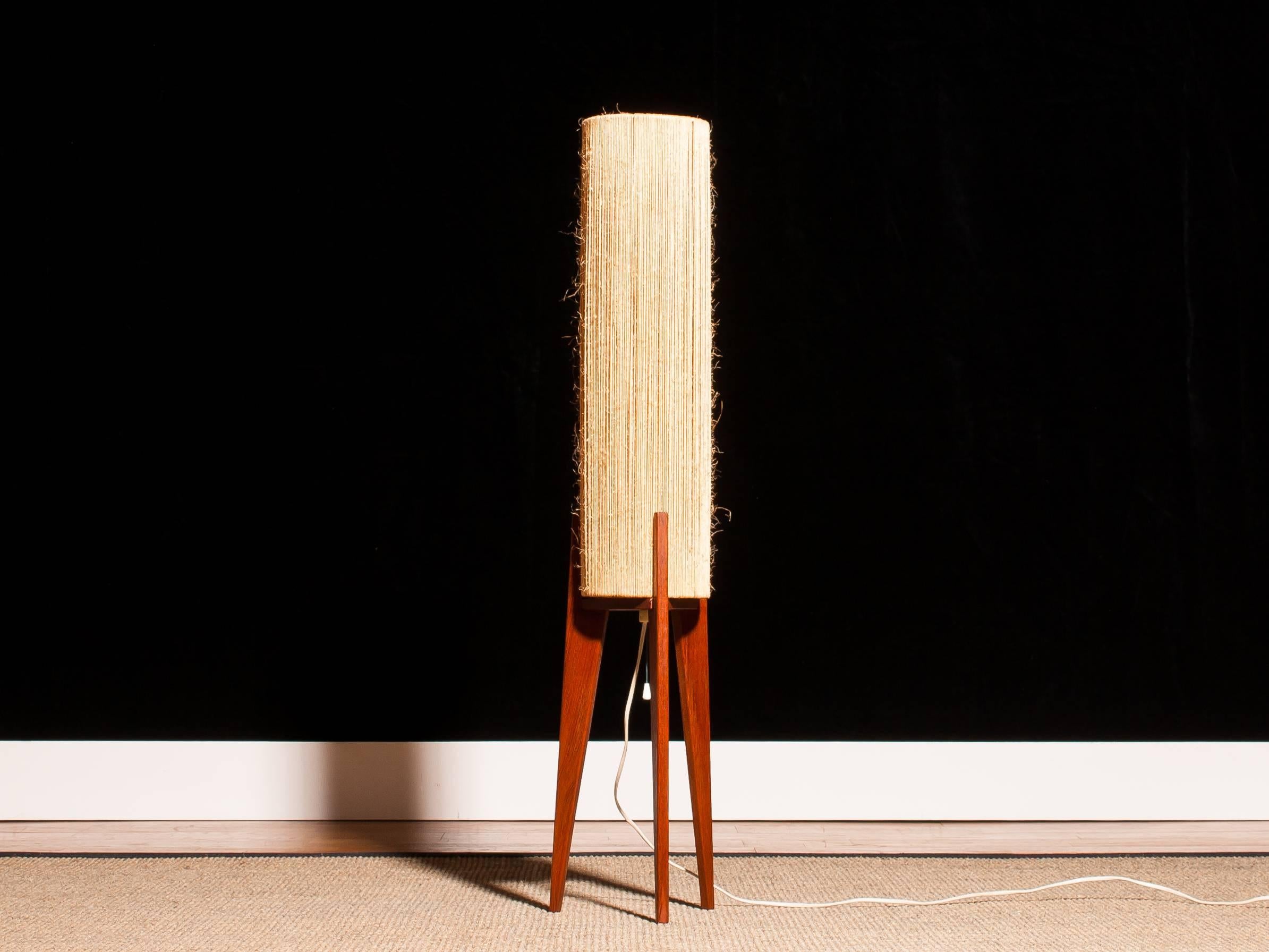 Wonderful floor lamp made by Fog & Mørup Denmark.
This lamp has a shade made of rope on a teak stand.
It is in a beautiful condition.
There are two available.
Period 1960s
Dimensions H.100 cm, ø 22 cm.