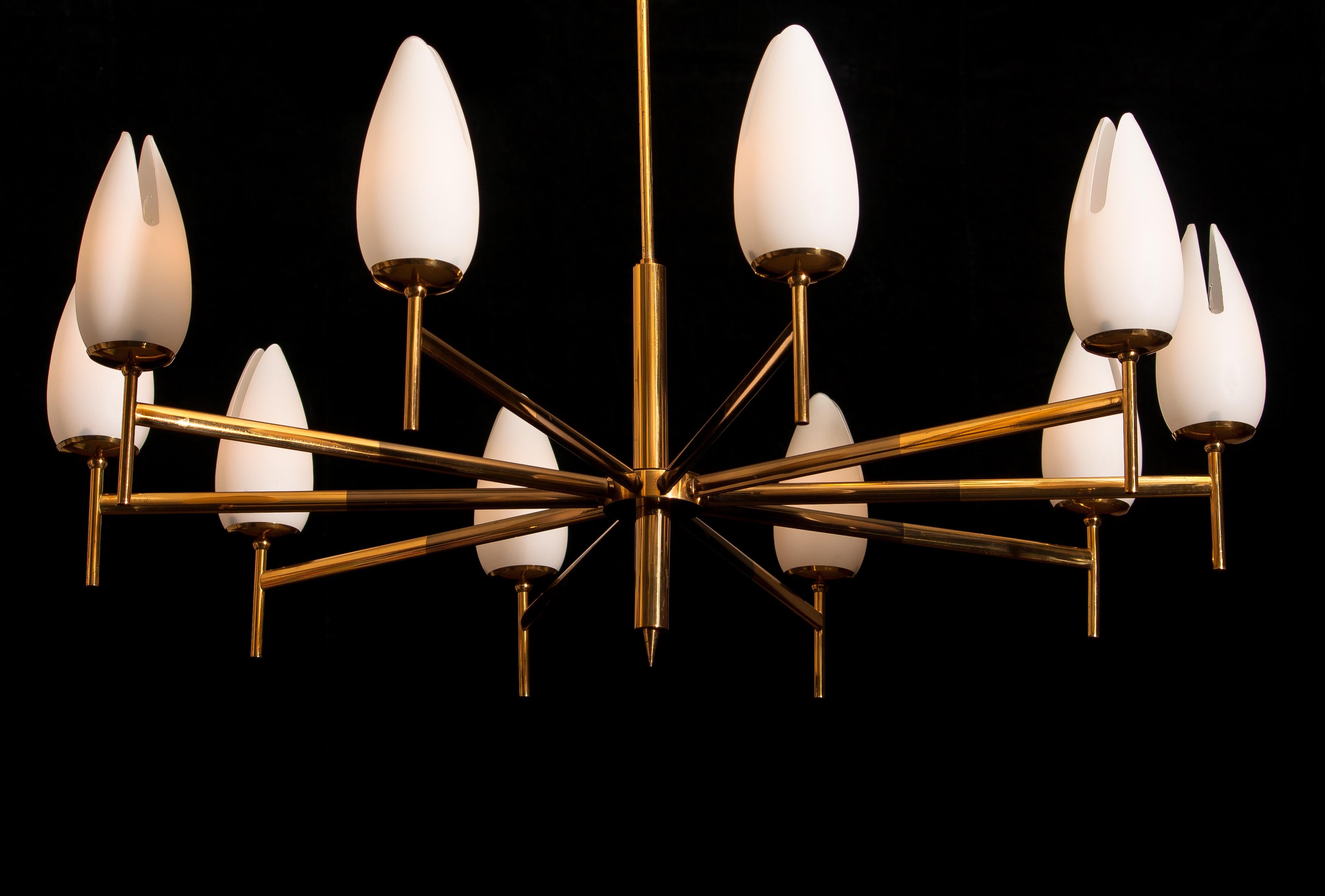 1960s, Hollywood Regency Two-Tone Brass Stilnovo Chandelier, Italy In Good Condition In Silvolde, Gelderland