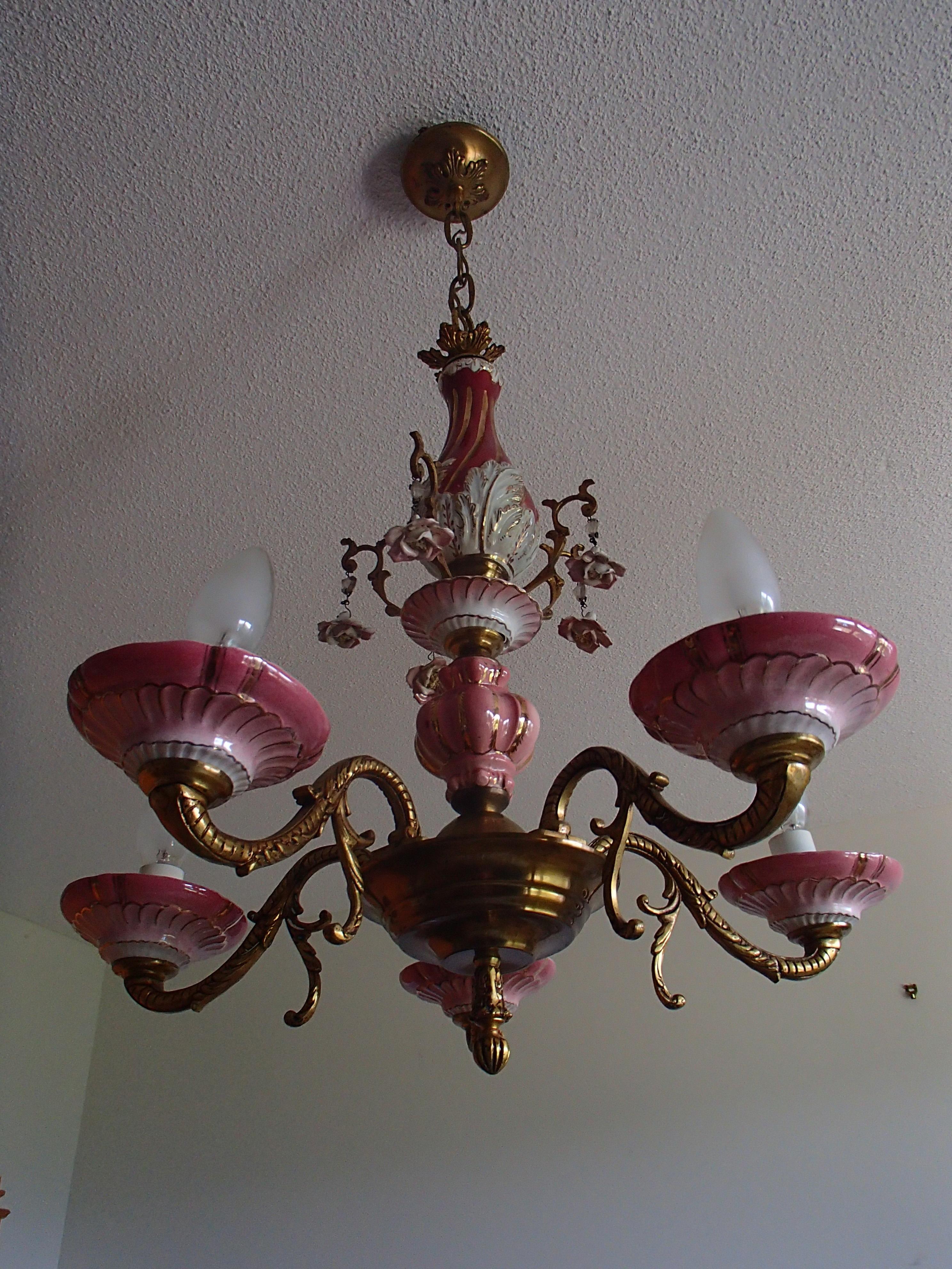 1960th Italian Porcelain Chandelier with Roses For Sale 4