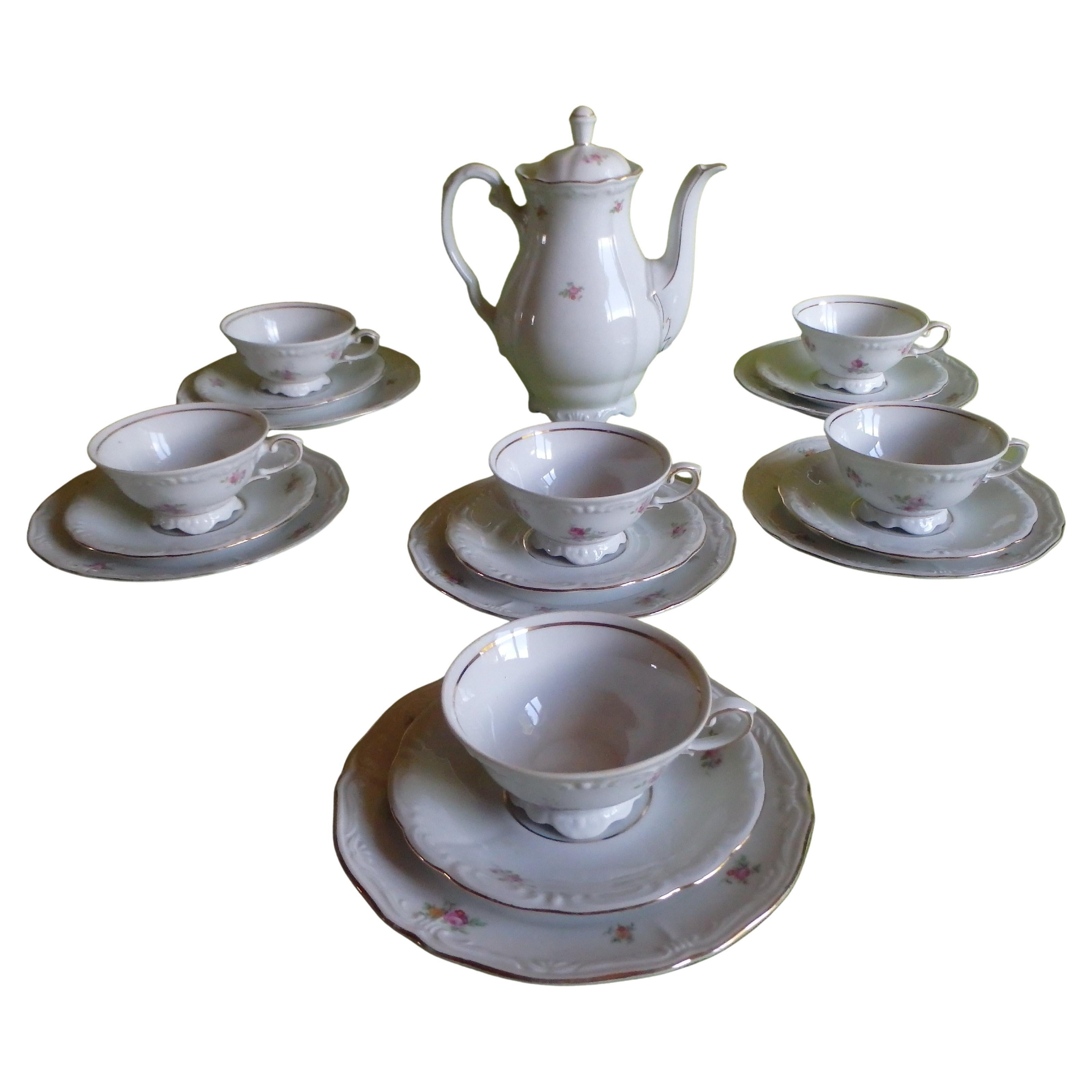 Set da tè BAVARIA anni '60 per 6 tazze e piatti e teiera con charme di fiori in vendita