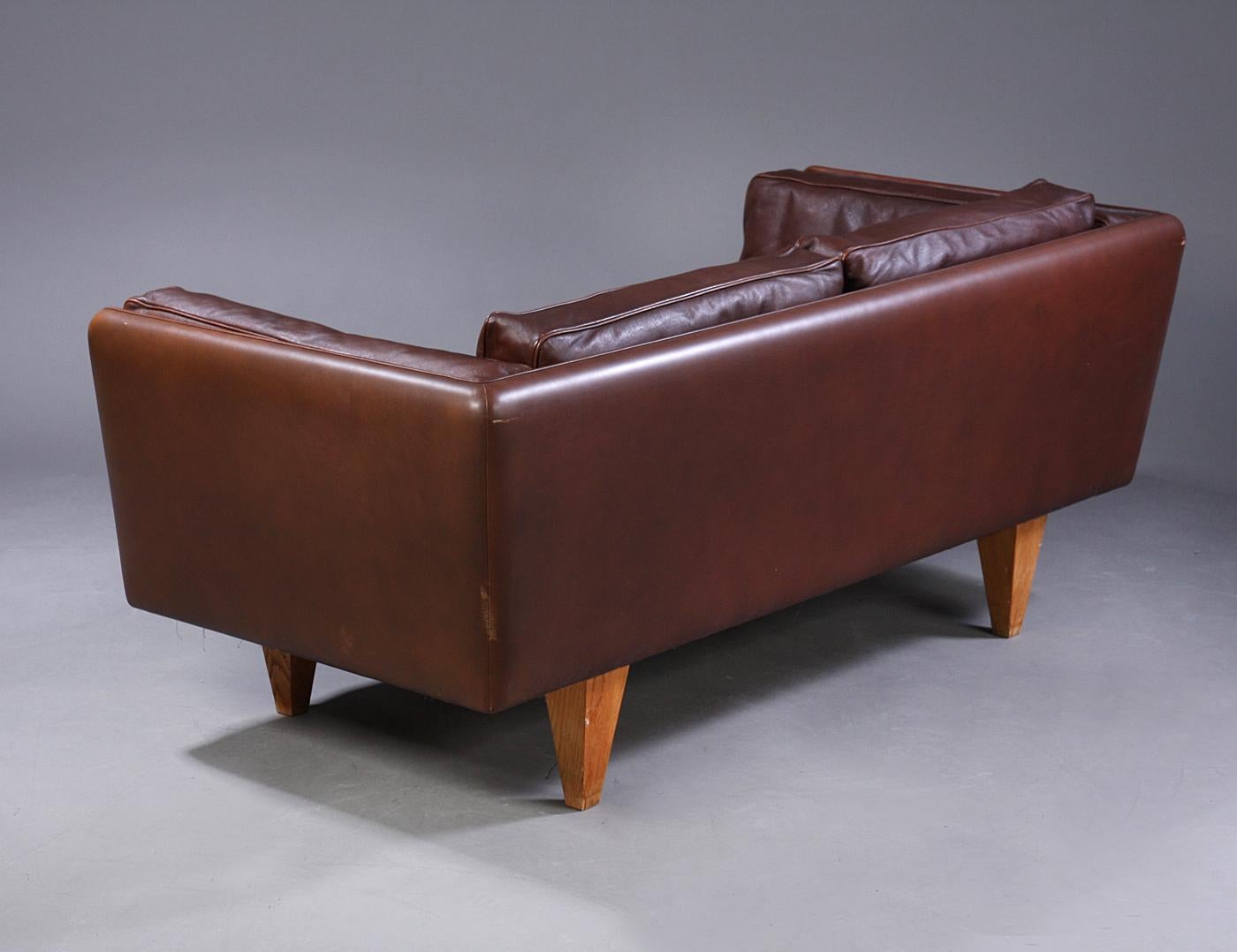 Danish 1960ties Illum Wikkelsoe V11, 2-Seat Sofa by Holger Christensen For Sale