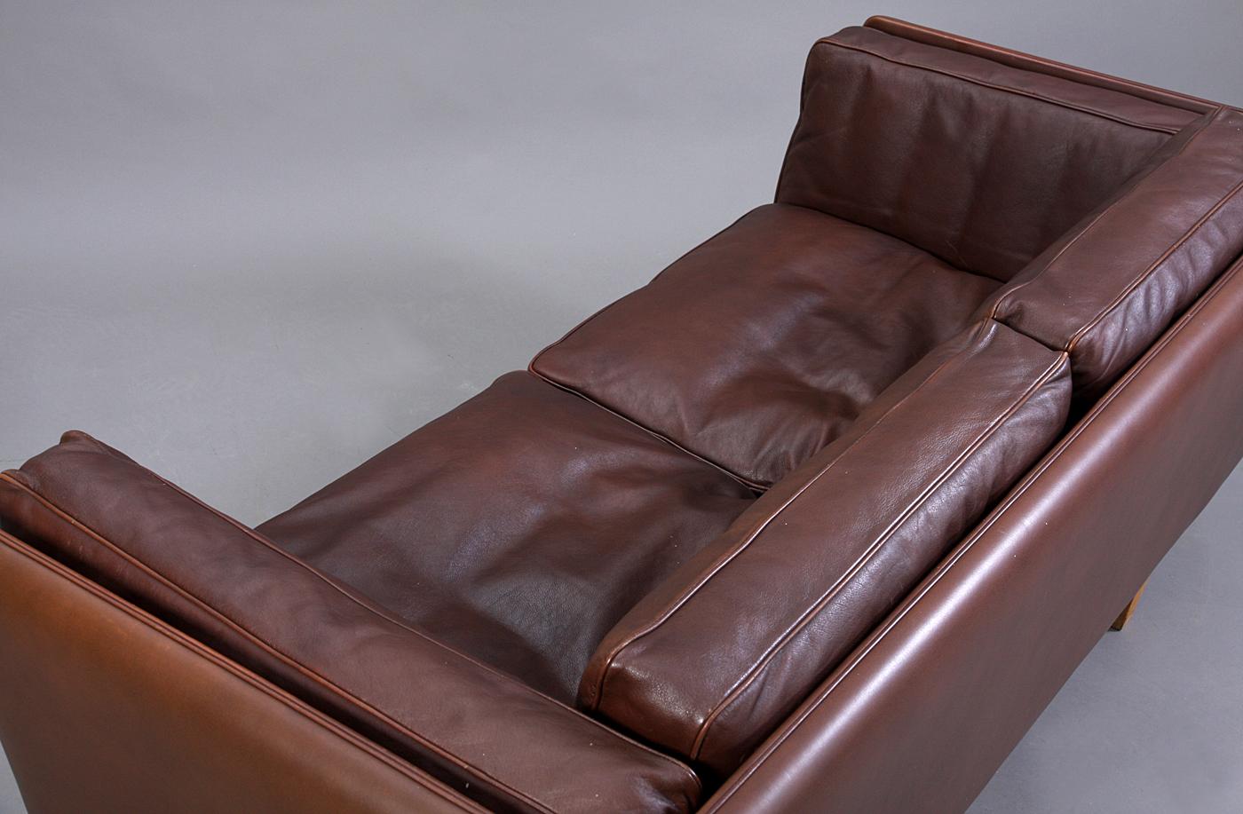 Mid-20th Century 1960ties Illum Wikkelsoe V11, 2-Seat Sofa by Holger Christensen For Sale
