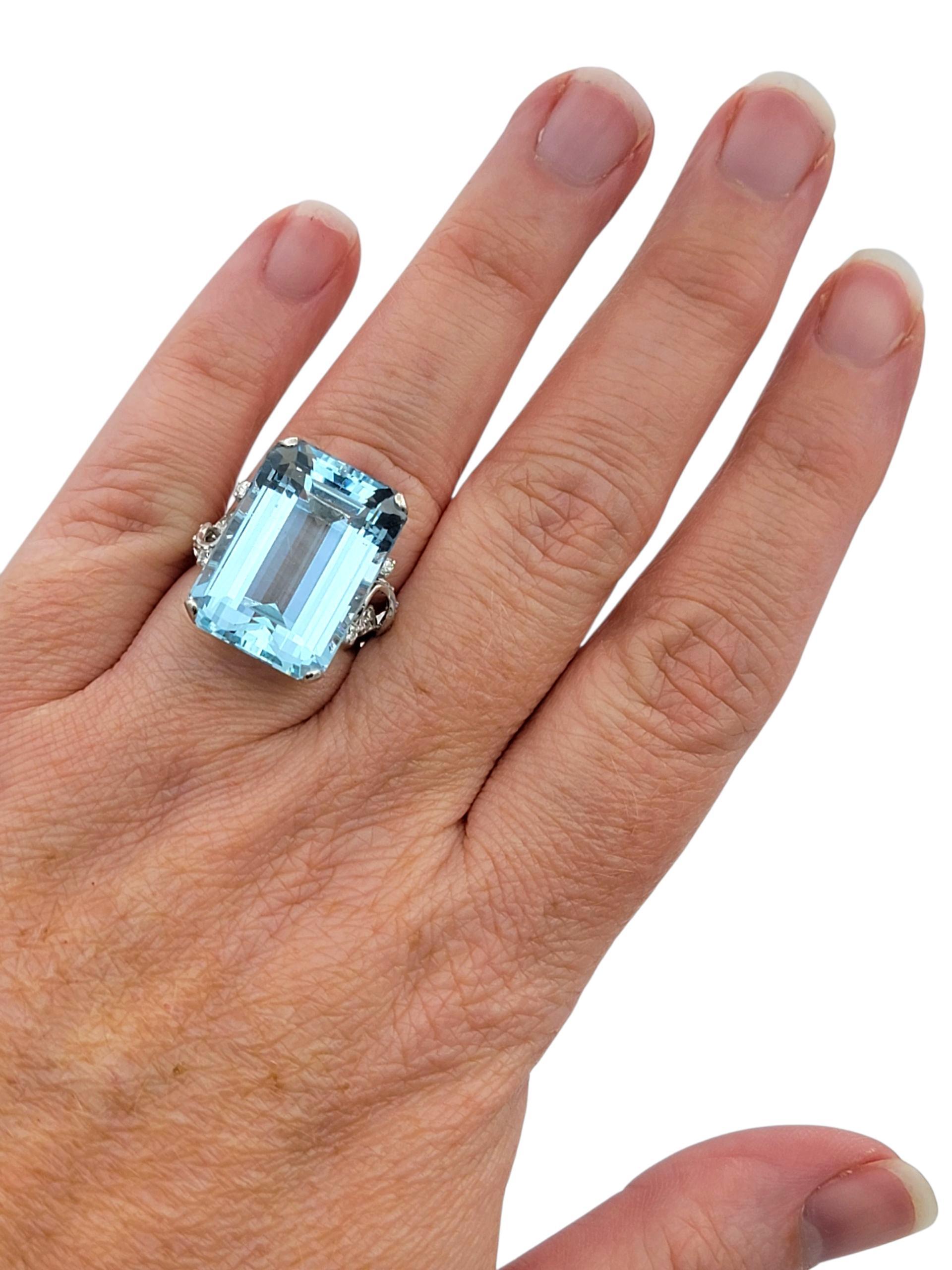 19.61 Carat Emerald Cut Aquamarine Cocktail Ring with Diamonds in Platinum For Sale 4
