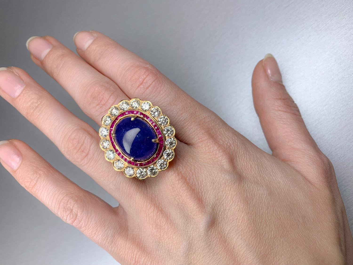 19.61 Karat Tansanit mit 1,41 Karat Rubin und 4,89 Karat Diamant 18K Gold Ring Damen im Angebot