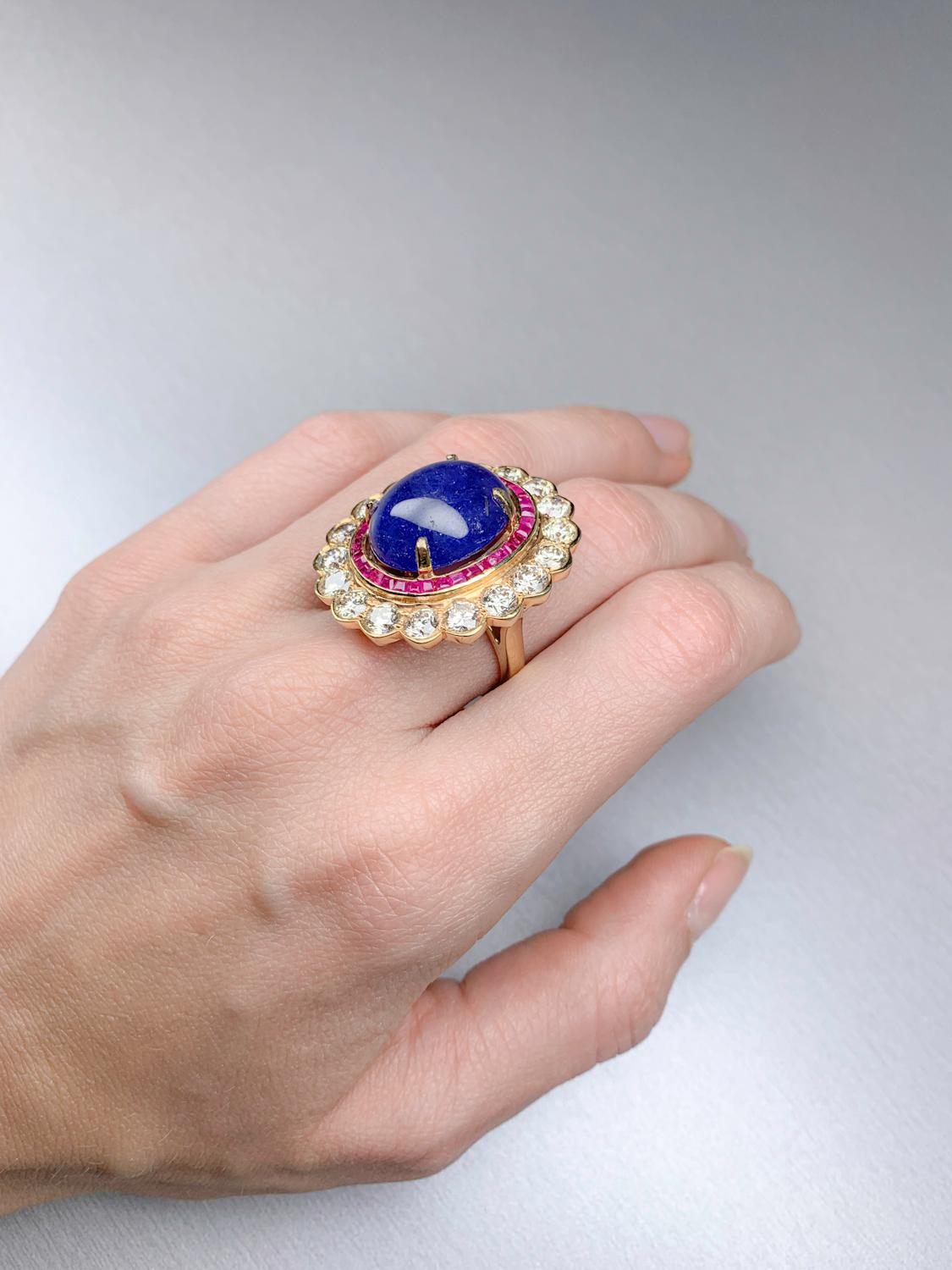 19.61 Carat Tanzanite with 1.41 Carat Ruby and 4.89 Carat Diamond 18K Gold Ring For Sale 3