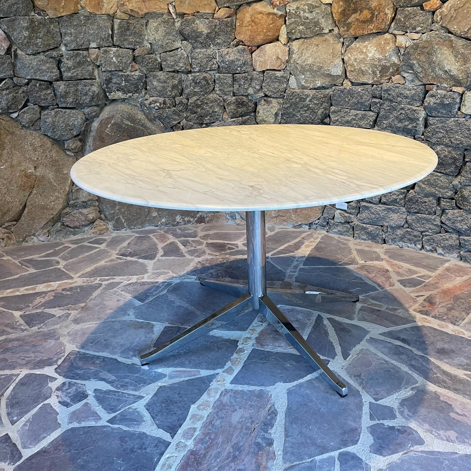 1961 Classic Round Knoll Dining Table Star Chrome Base Restored and Ready 4