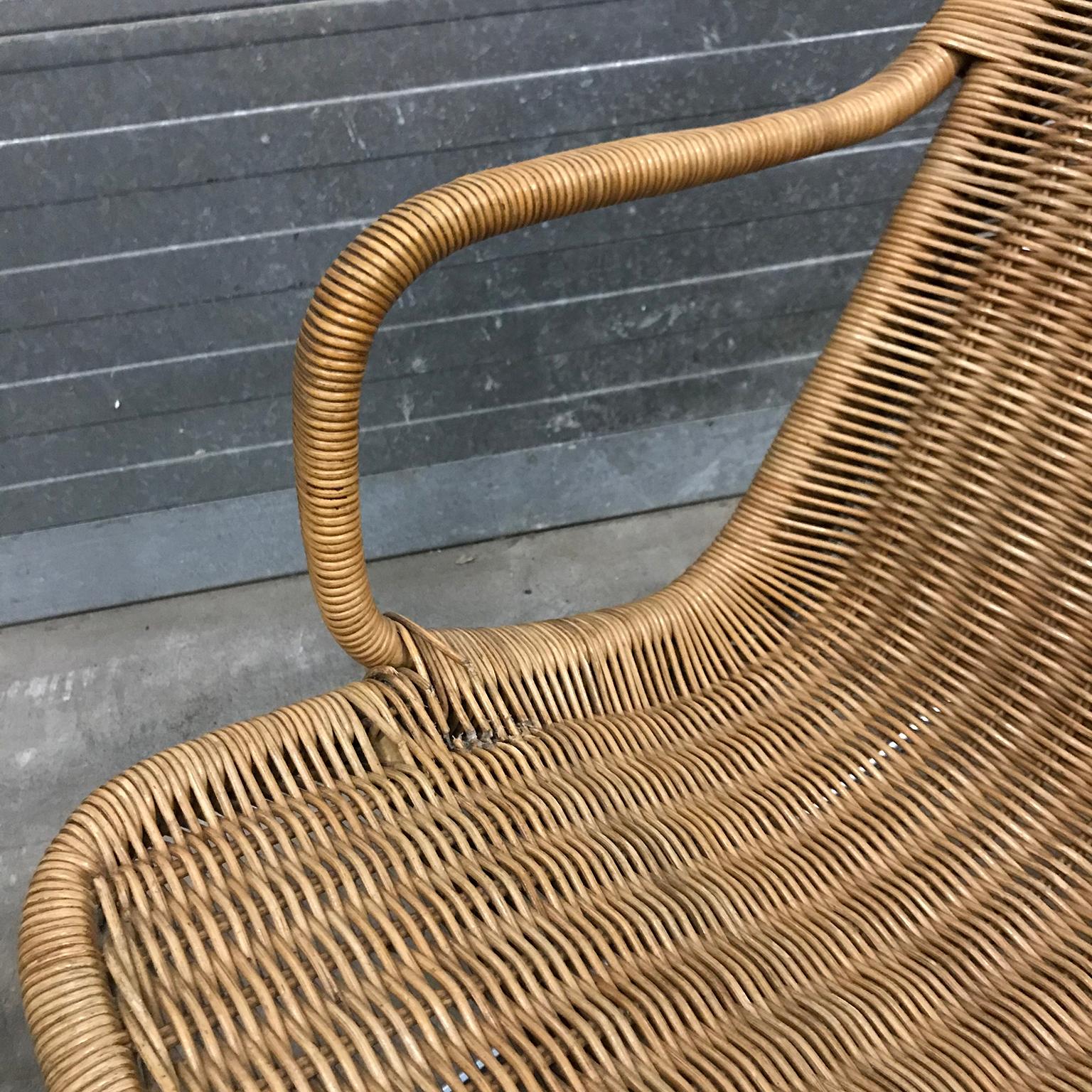 1961 Dirk Van Sliedregt, Rara 514 Silla de salón de mimbre original con base cromada en venta 6