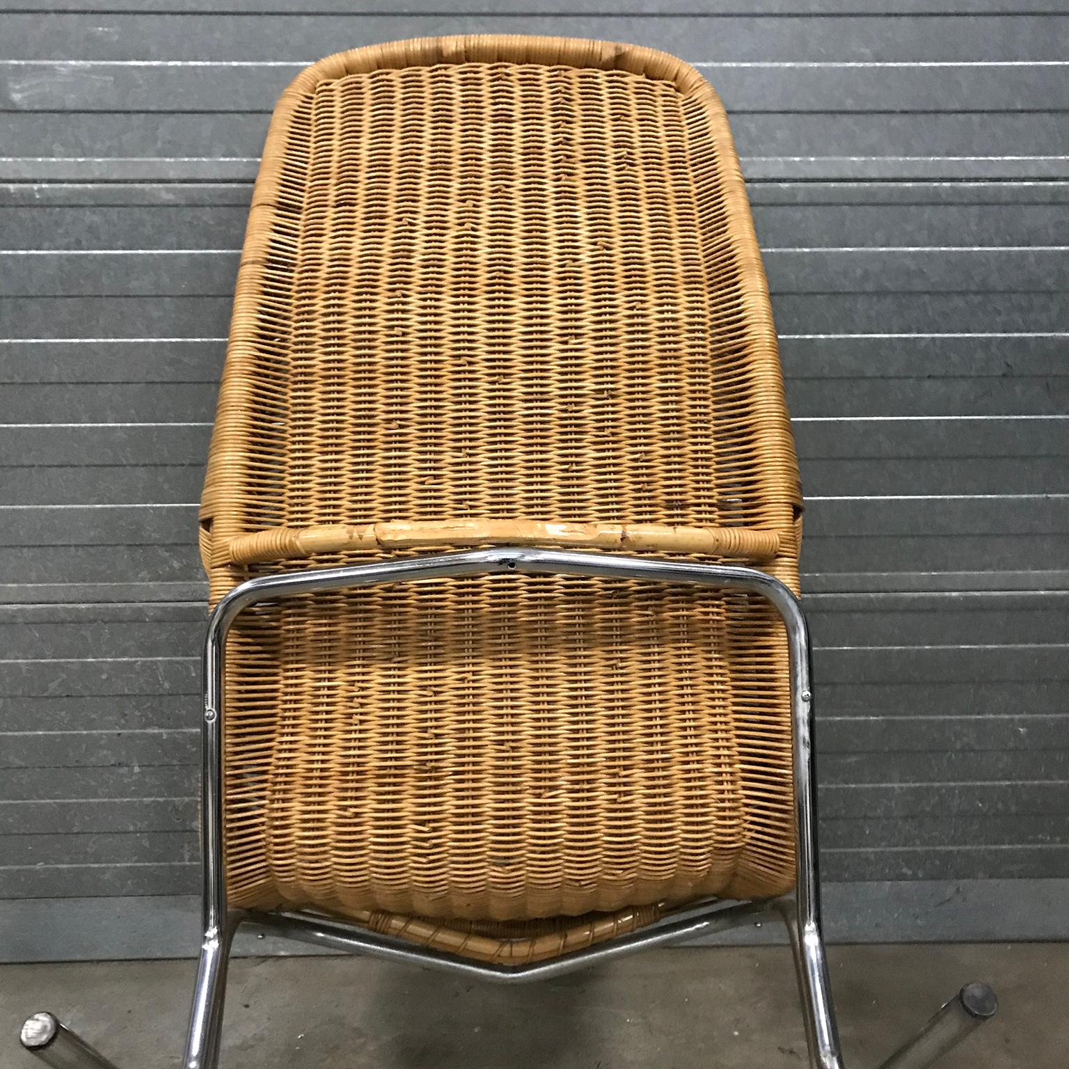 1961 Dirk Van Sliedregt, Rara 514 Silla de salón de mimbre original con base cromada en venta 10