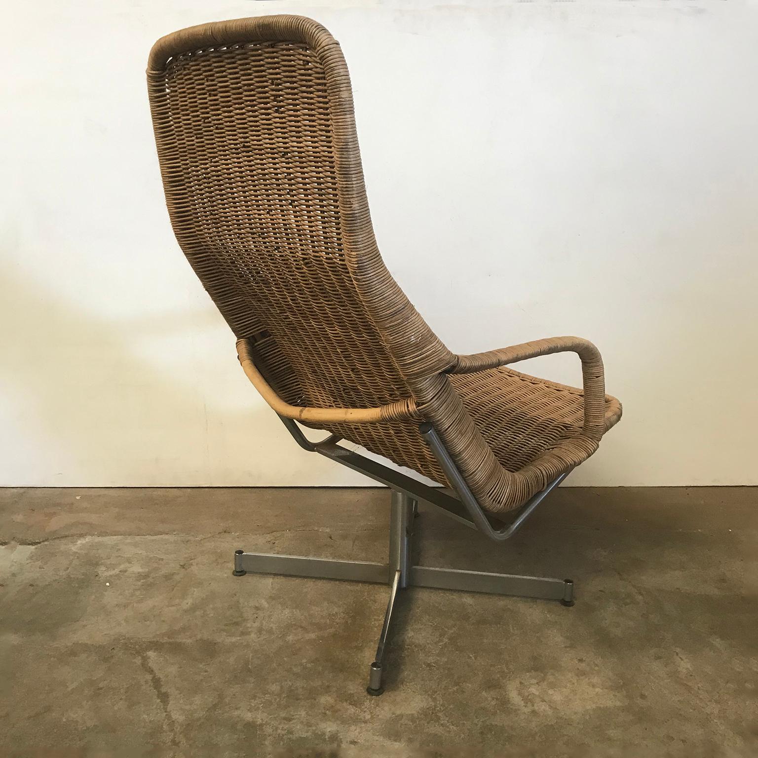 Mid-Century Modern 1961 Dirk Van Sliedregt, Rare 514 Original Wicker Lounge Chair with Chrome Base For Sale