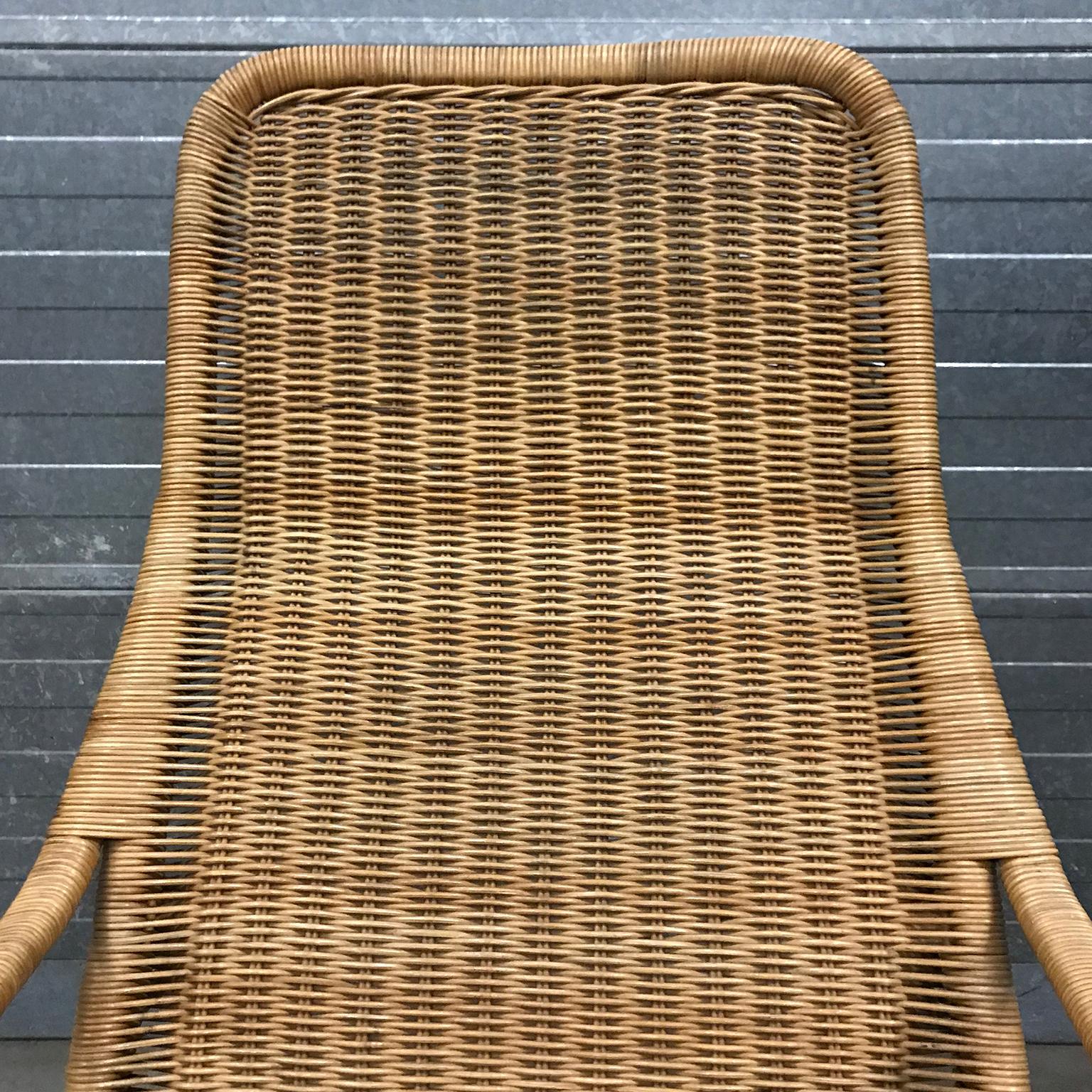 1961 Dirk Van Sliedregt, Rara 514 Silla de salón de mimbre original con base cromada en venta 2