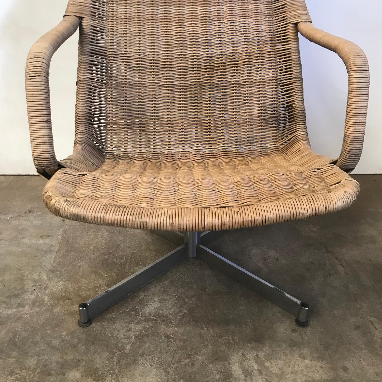 1961 Dirk Van Sliedregt, Rare 514 Original Wicker Lounge Chair with Chrome Base For Sale 2
