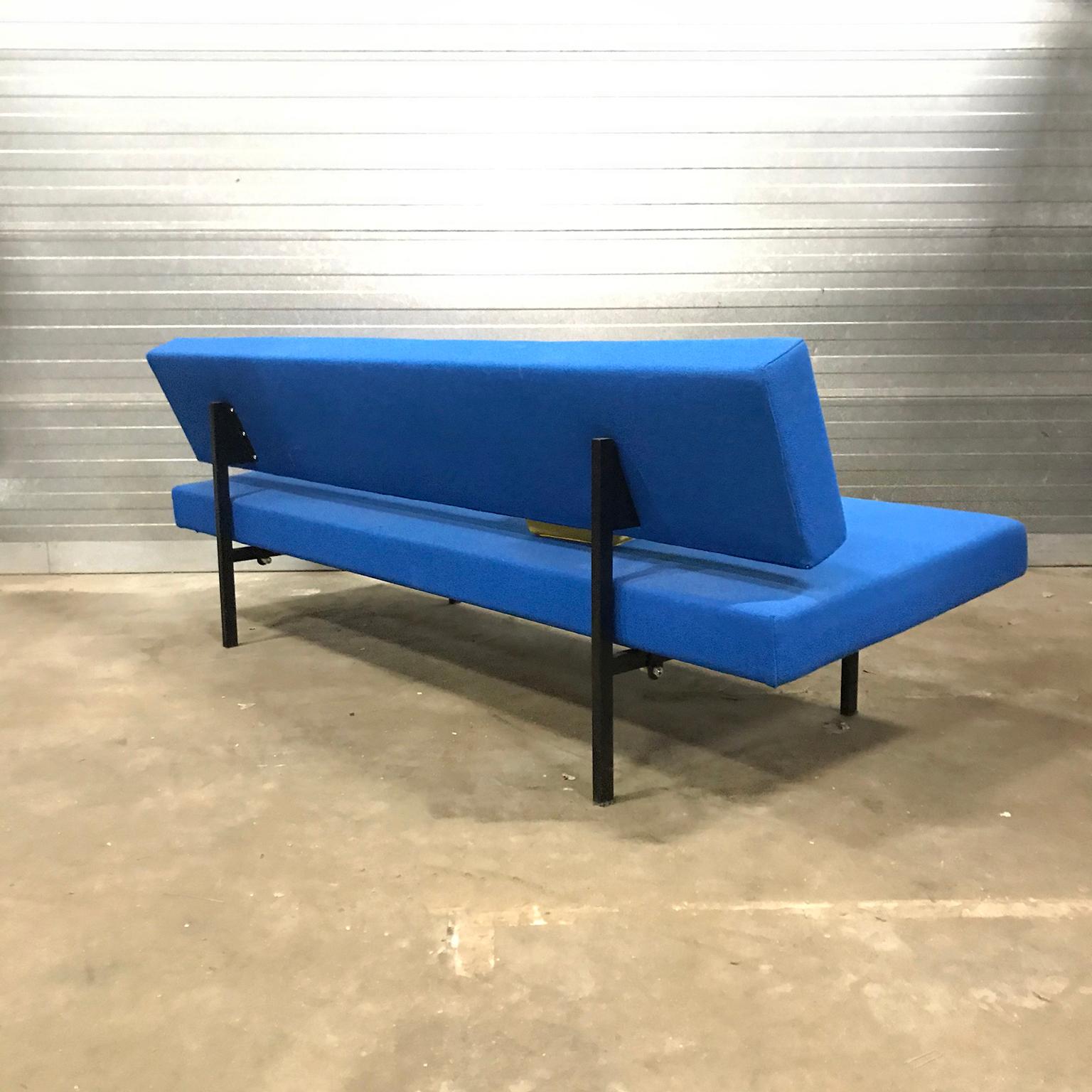 Mid-Century Modern 1961, Gijs Van Der Sluis Voor Van Der Sluist Culemborg, Sleeping Sofa in Blue For Sale