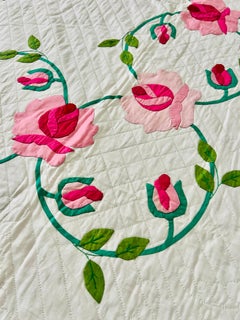 Quilt „Glory Rose“ aus dem Jahr 1961 mit Applikationen und exquisiter Feder-Steppung