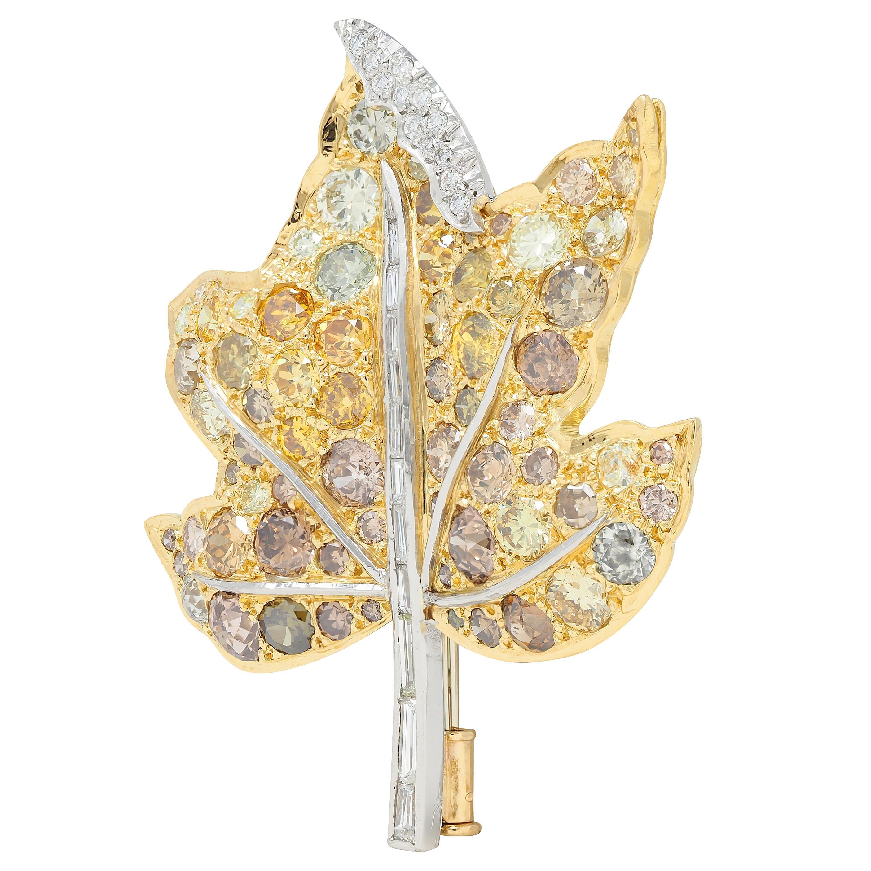 Mixed Cut 1961 Hancocks 7.45 CTW Fancy Diamond 18K Gold Vintage Maple Leaf Brooch For Sale