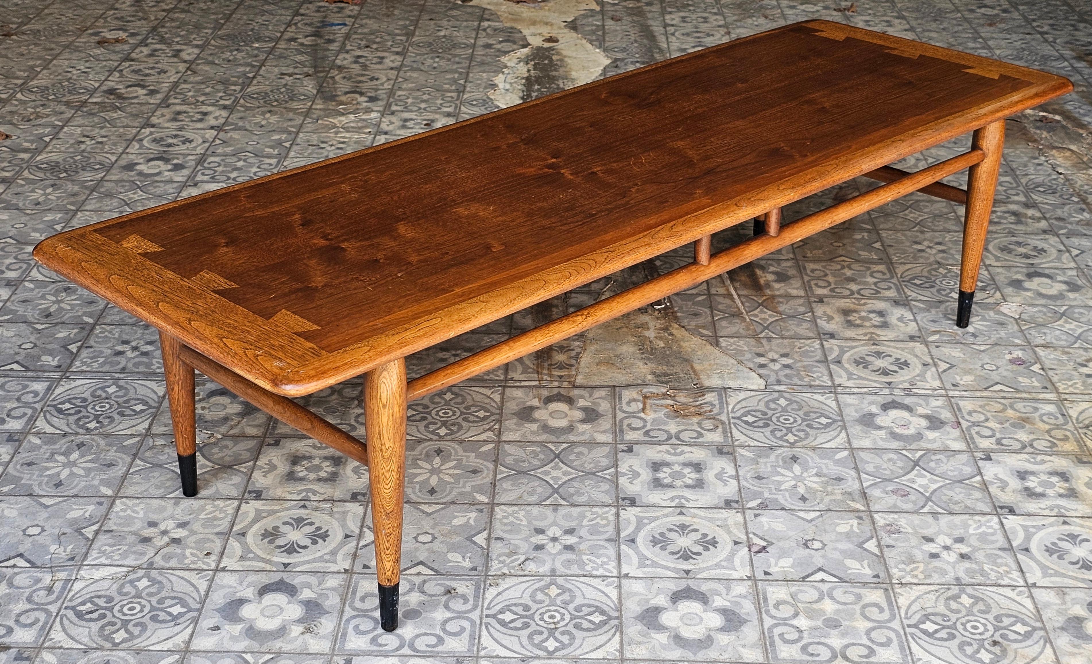 Mesa baja de nogal Lane Acclaim 1961 en venta 1