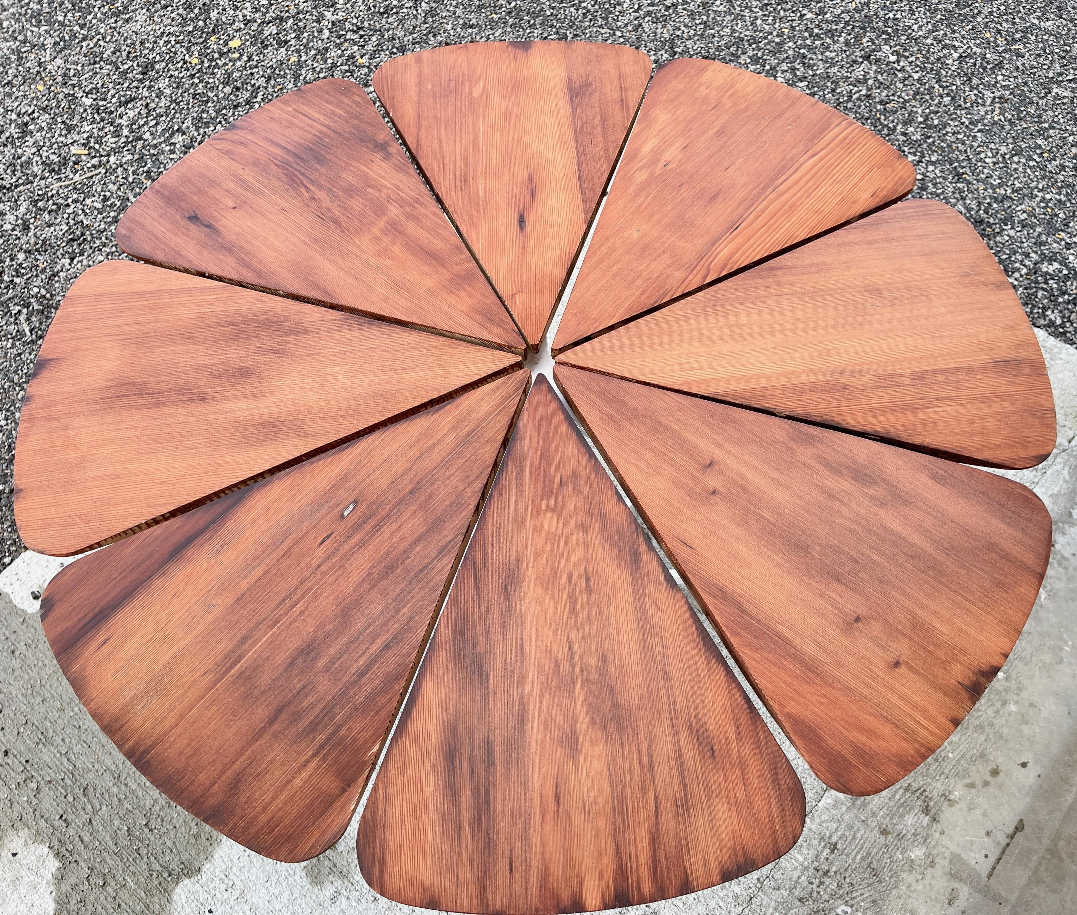 1961 Petal Dining Table by Richard Schultz for Knoll in California Redwood For Sale 8