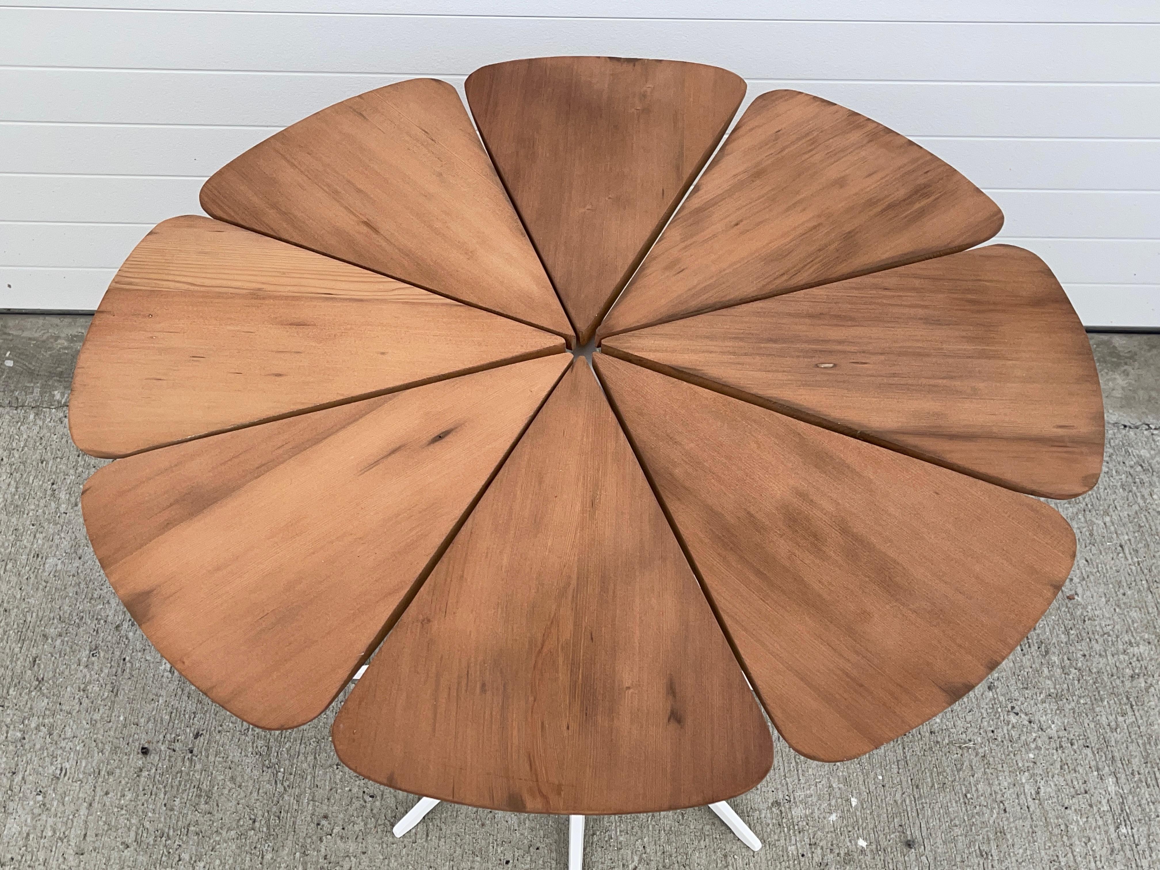 American 1961 Petal Dining Table by Richard Schultz for Knoll in California Redwood For Sale