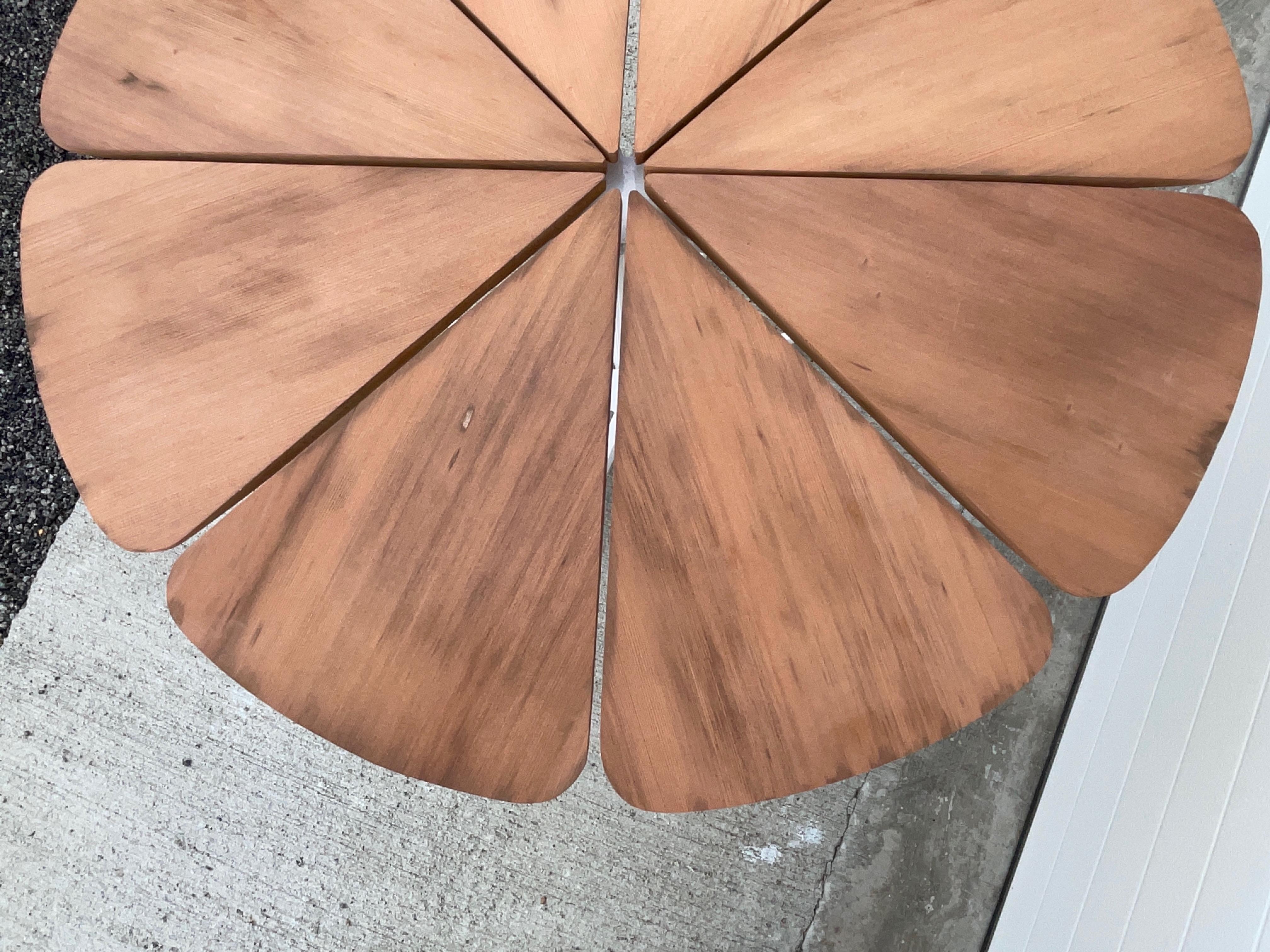 1961 Petal Dining Table by Richard Schultz for Knoll in California Redwood In Good Condition For Sale In Hanover, MA