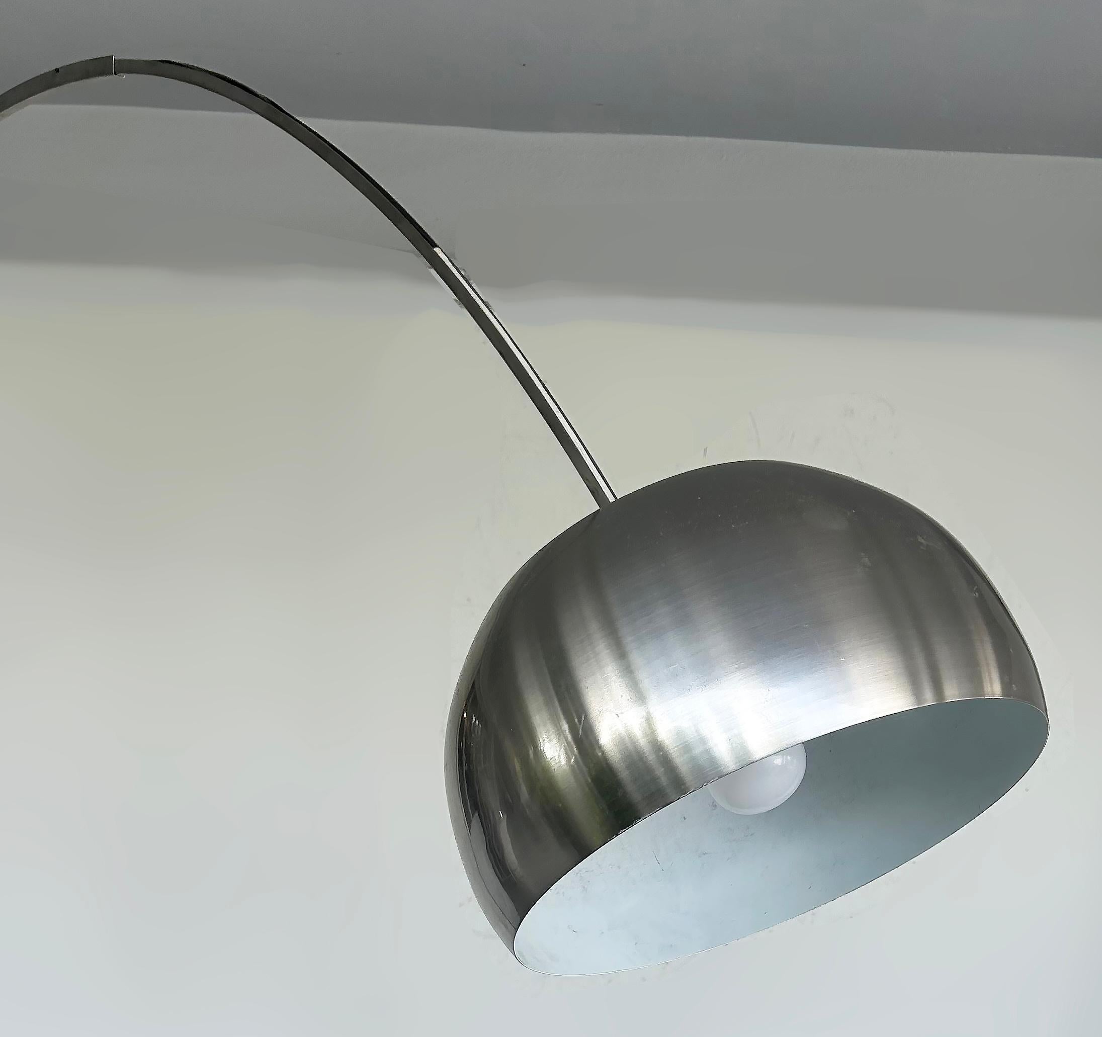  1962 Achille & Pier Giacomo Castiglioni Lámpara de pie Flos Arco, Mediados de siglo

Se ofrece a la venta una icónica lámpara de pie Flos Arco original de 1962, de la modernidad de mediados de siglo, diseñada por Achille and Pier Giacomo