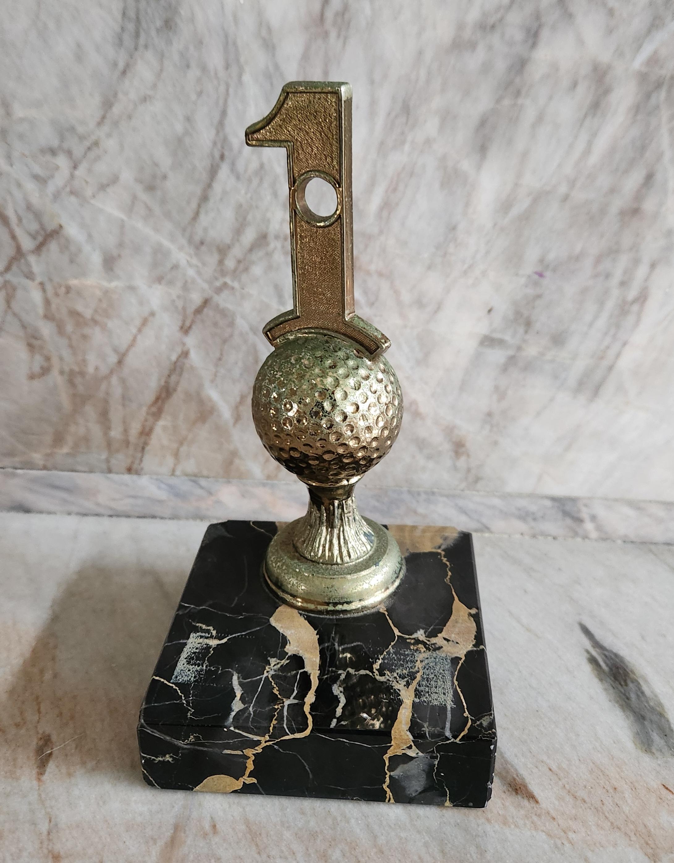 1962 Trofeo Hole in One di golf con fermalibri in marmo nero in vendita 8