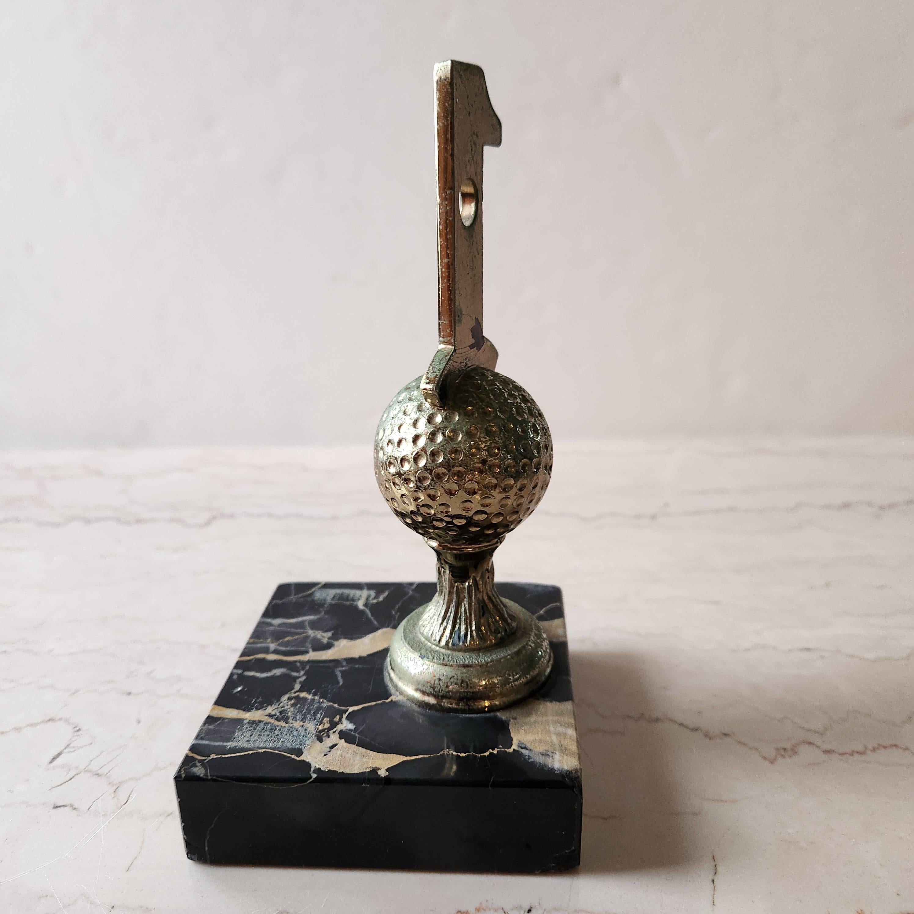 1962 Trofeo Hole in One di golf con fermalibri in marmo nero in vendita 9