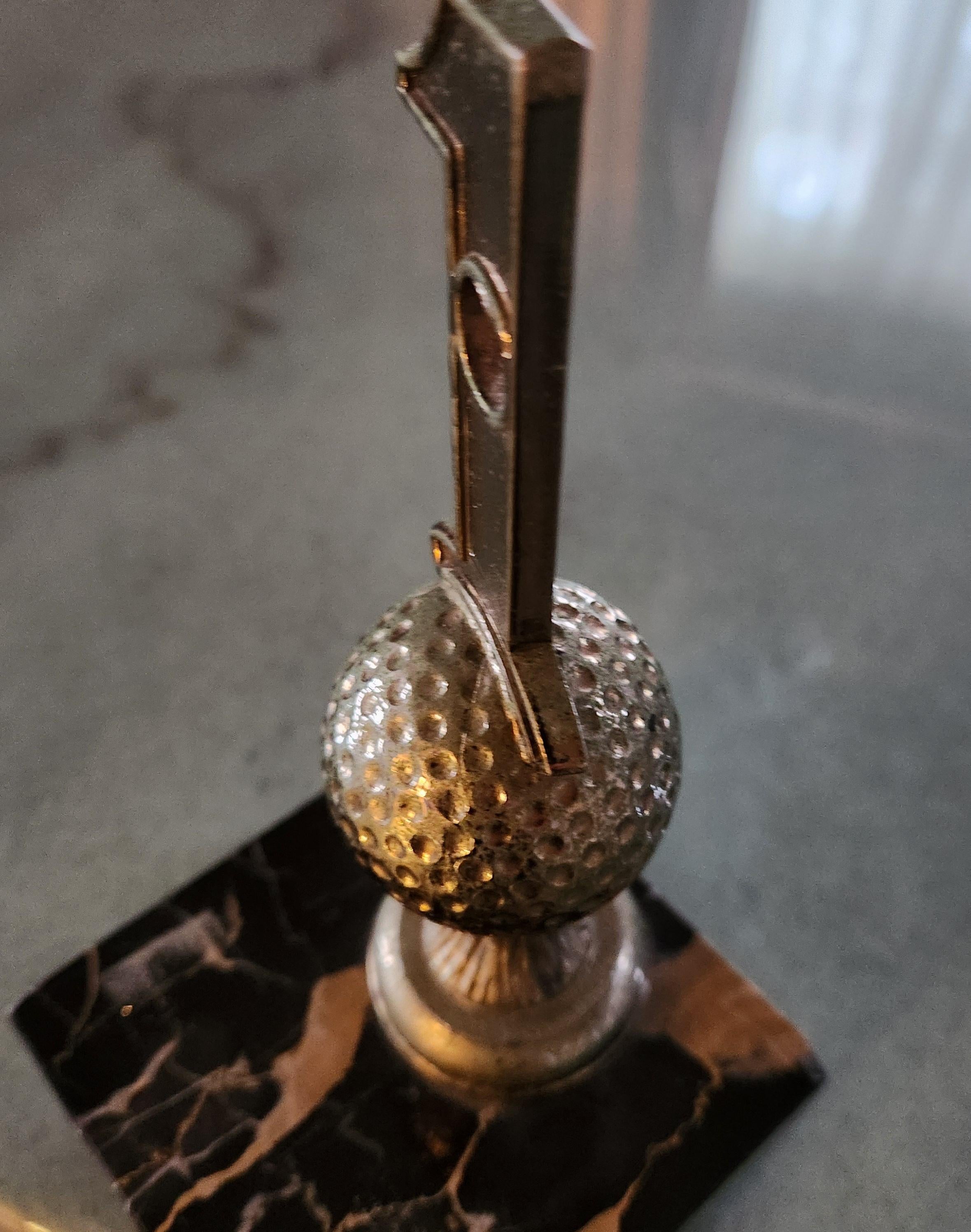 1962 Trofeo Hole in One di golf con fermalibri in marmo nero in vendita 2
