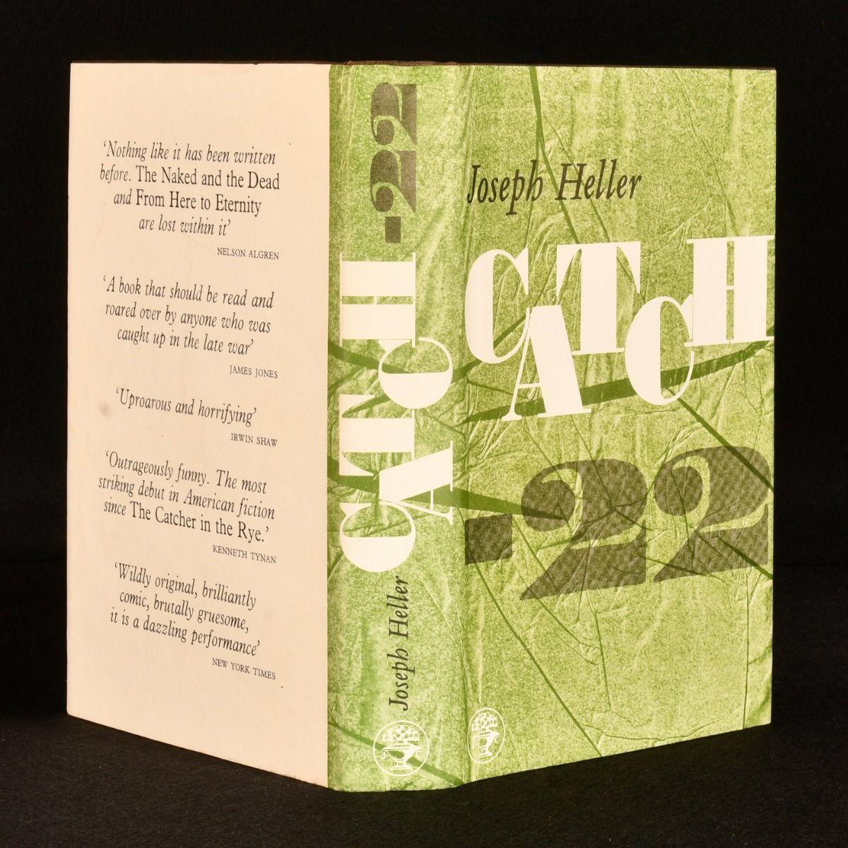 Exemplaire brillant de première impression du roman de Joseph Heller, qui a joué un rôle important sur le plan culturel pendant la Seconde Guerre mondiale.

Première édition, première impression.

Dans la deuxième édition de la jaquette d'origine,
