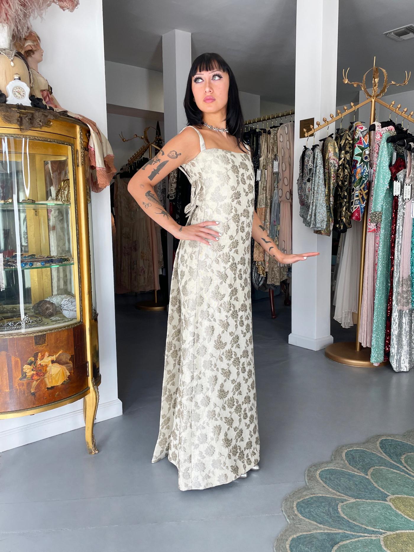 1962 Christian Dior Paris Ivory Silver Floral Silk Brocade Back-Bows Bridal Gown For Sale 9
