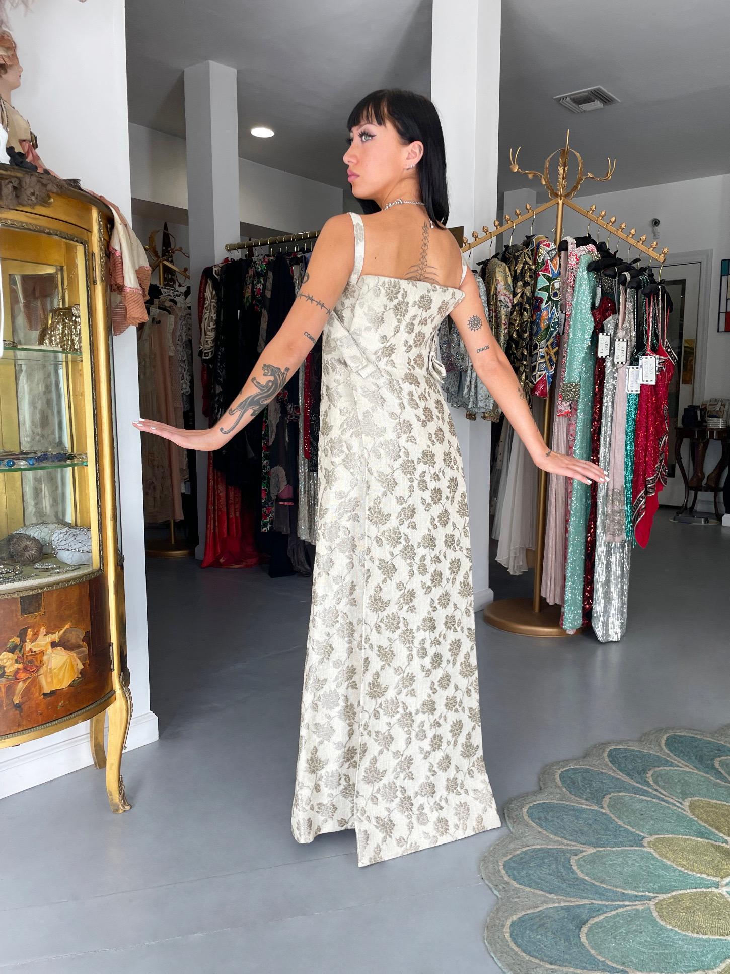 1962 Christian Dior Paris Ivory Silver Floral Silk Brocade Back-Bows Bridal Gown For Sale 12